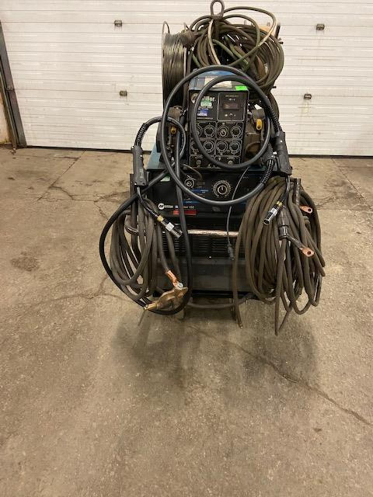 Miller Dimension 652 Mig Welder 650 Amp Mig Tig Stick with DUAL 60 Series Wire Feeder with 2 Mig - Image 2 of 2