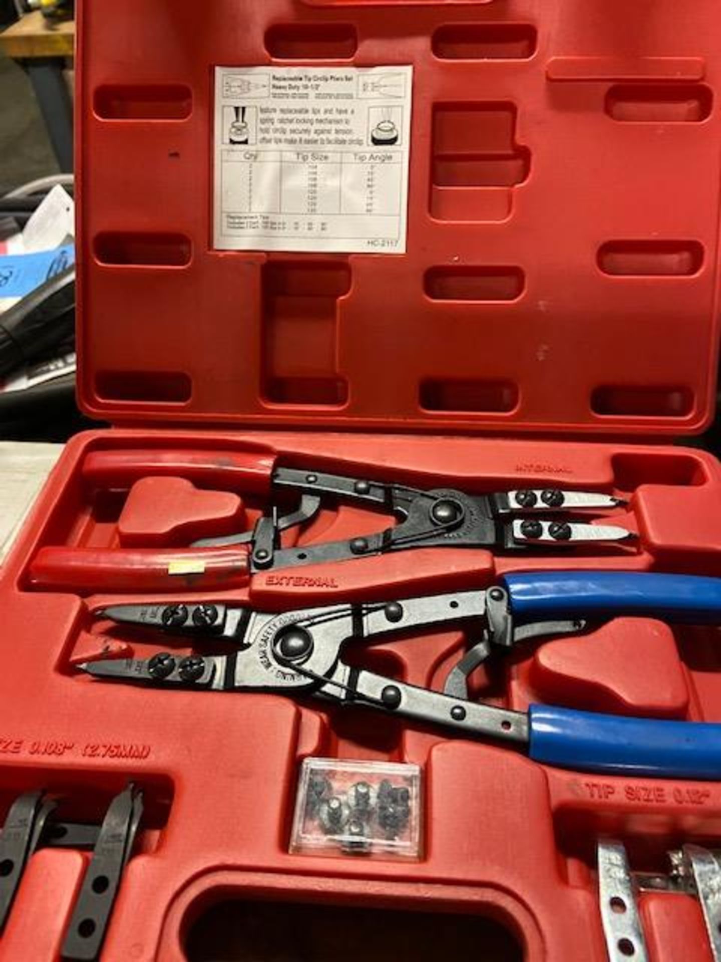 Lot of 2 sets - Replaceable Tip Pliers & Pipe Threading Set - Image 2 of 3