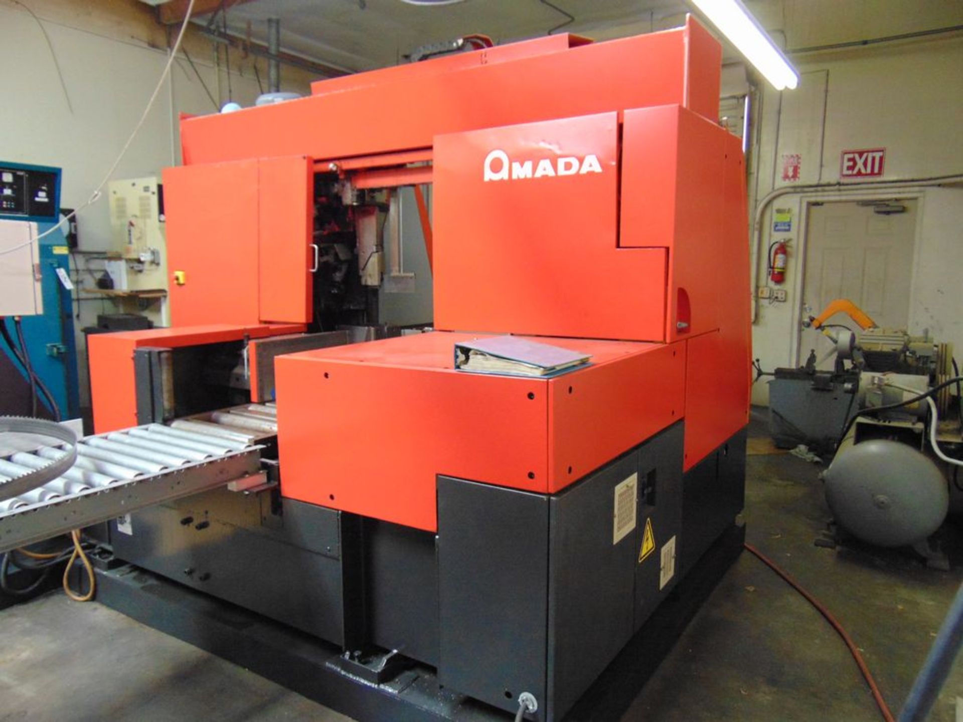 (2008) Amada mod. PCSAW430X, Horizontal Band Saw w/ Amada Chip Removal w/ Infeed & Outfeed Roller - Image 5 of 8