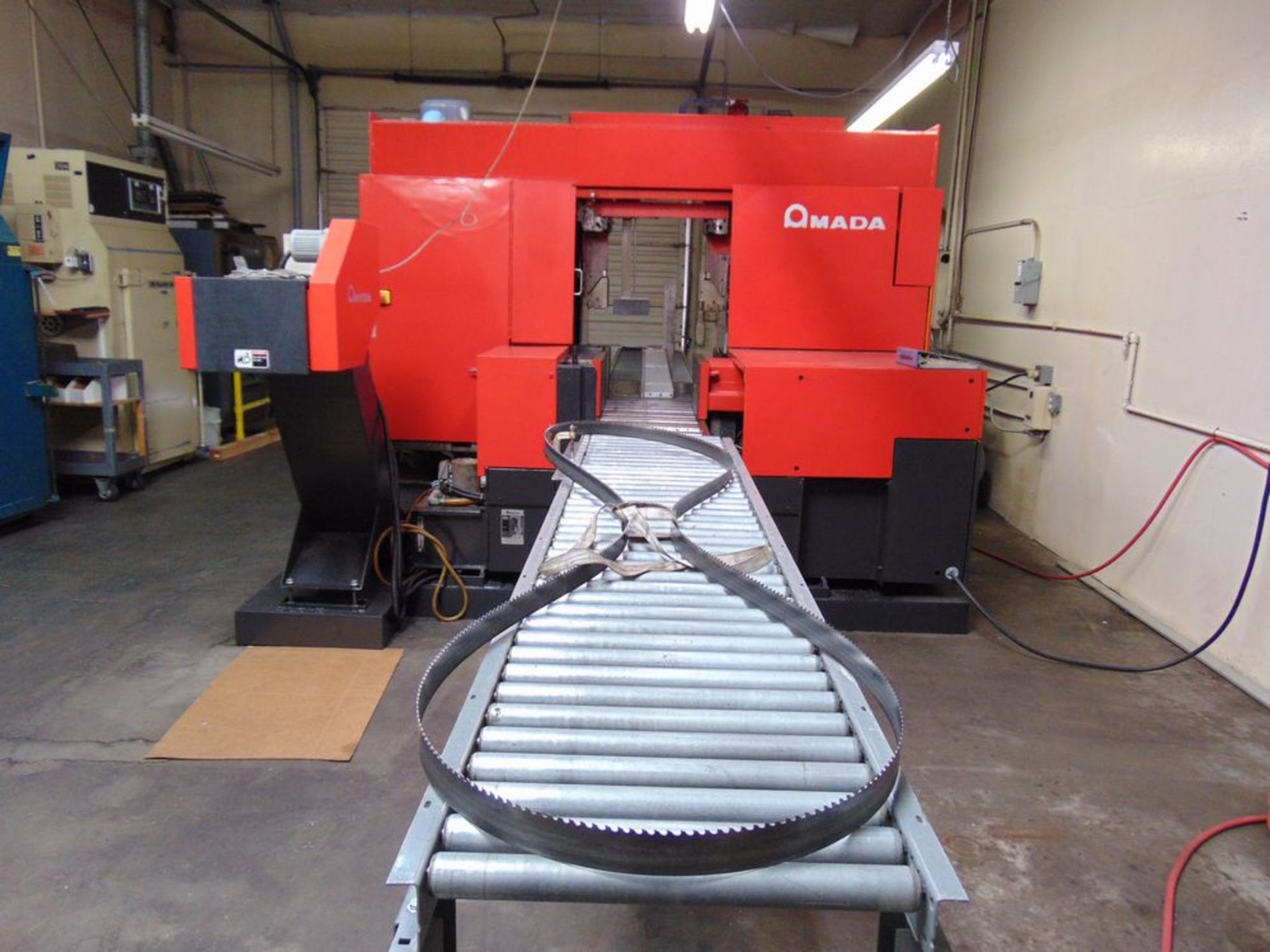 (2008) Amada mod. PCSAW430X, Horizontal Band Saw w/ Amada Chip Removal w/ Infeed & Outfeed Roller - Image 4 of 8