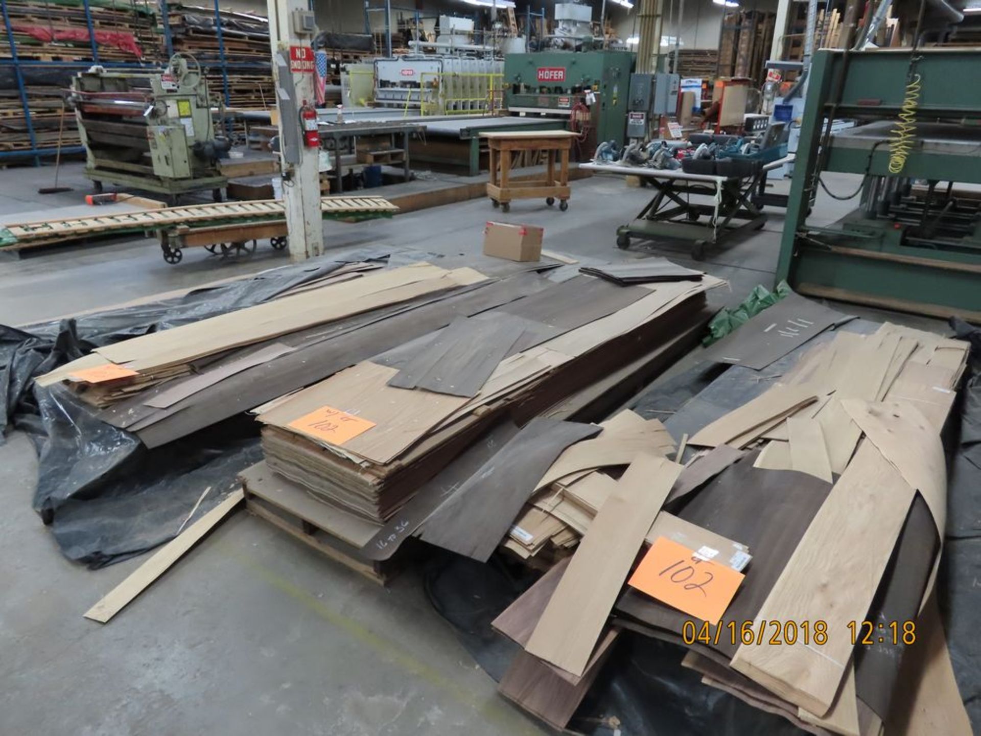 (Lot) (3) Stacks Veneer 8' x 11' L & Other Sizes