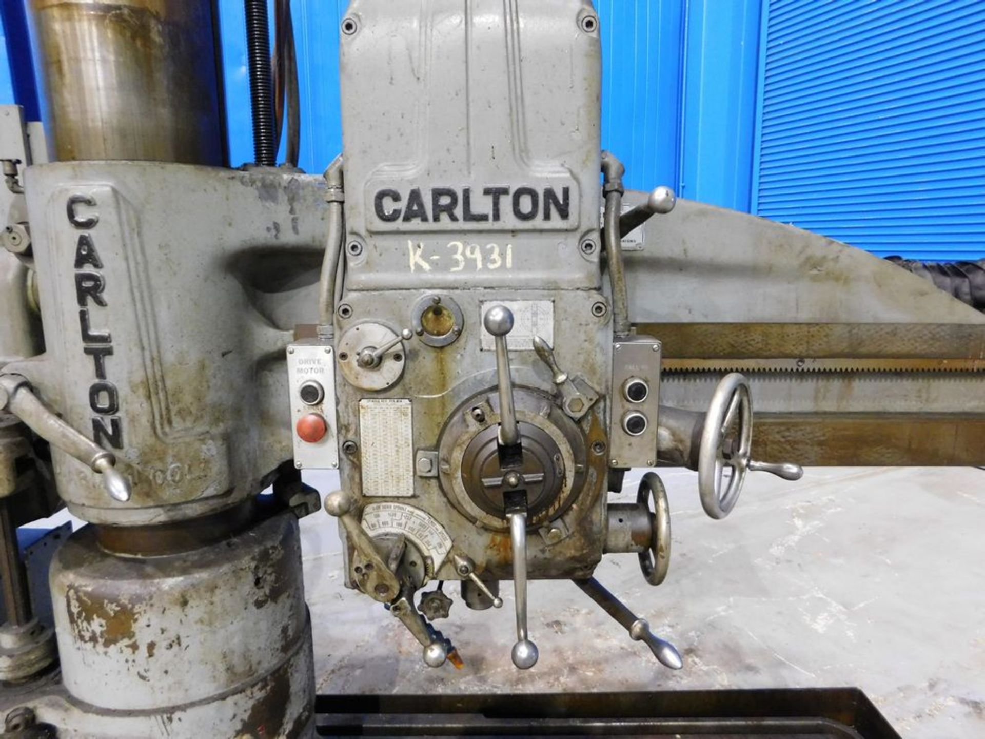 Carlton Radial Arm Drill 4' x 9''. LOADING FEE FOR THIS LOT: $500 - Image 4 of 15