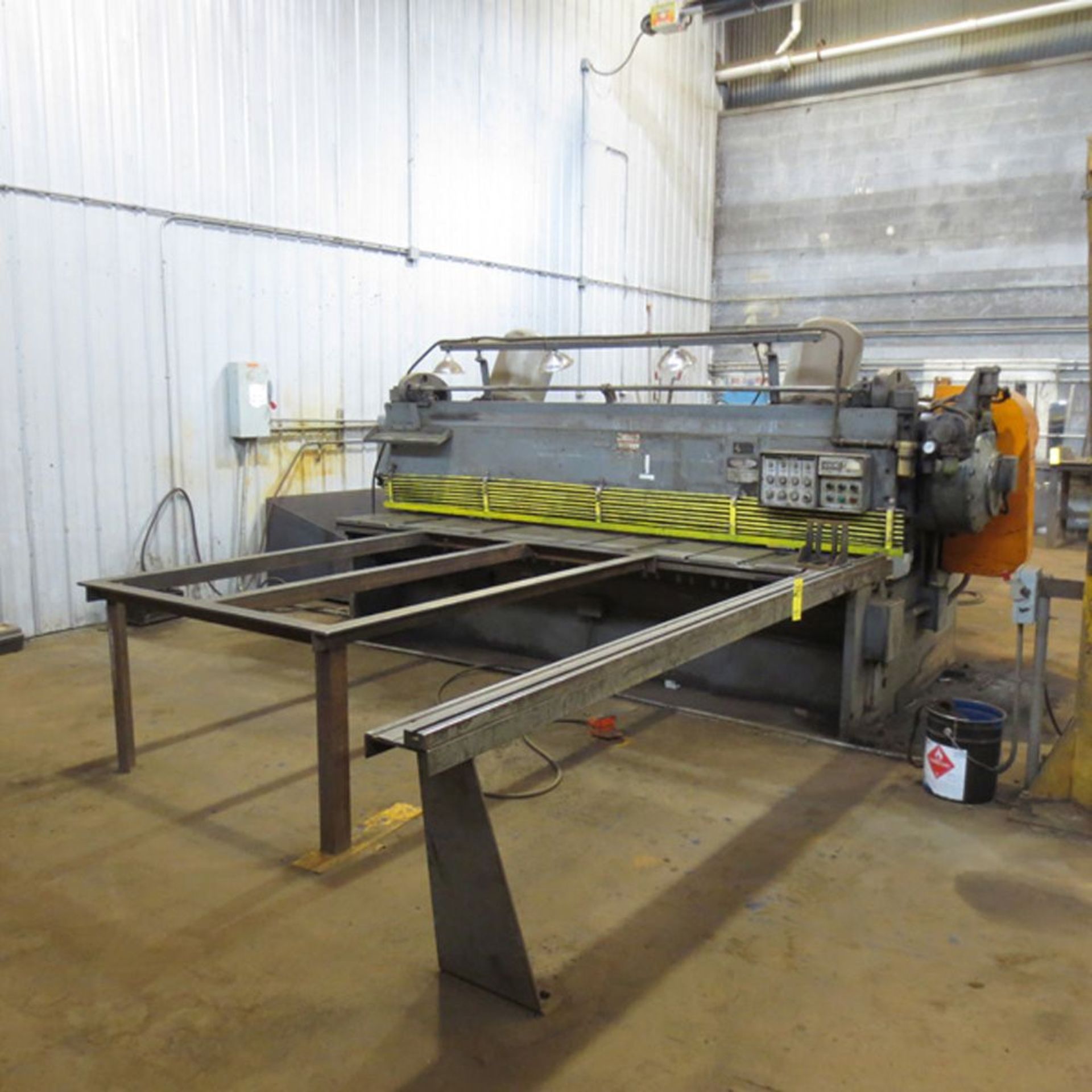 Cincinnati Power Shear 1/4'' x 10'. LOADING FEE FOR THIS LOT: $500