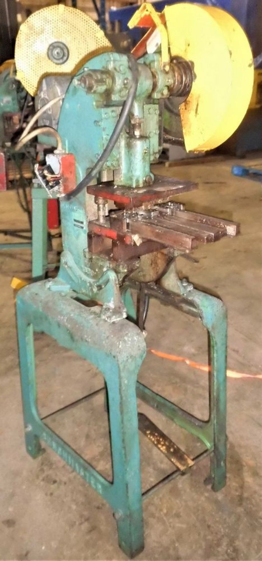 Benchmaster OBI Punch Press 5 Ton x 10'' x 6 1/4''. LOADING FEE FOR THIS LOT: $100 - Image 3 of 3