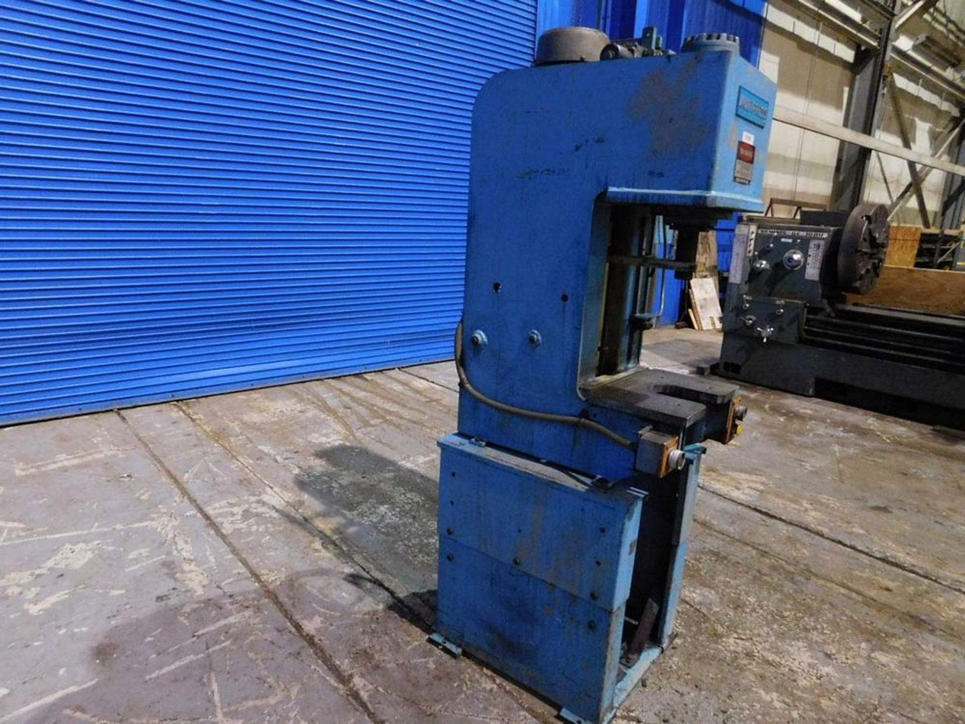 Denison Multipress Hydraulic C Frame Press 6 Ton x 18'' x 11''. LOADING FEE FOR THIS LOT: $150 - Image 4 of 9