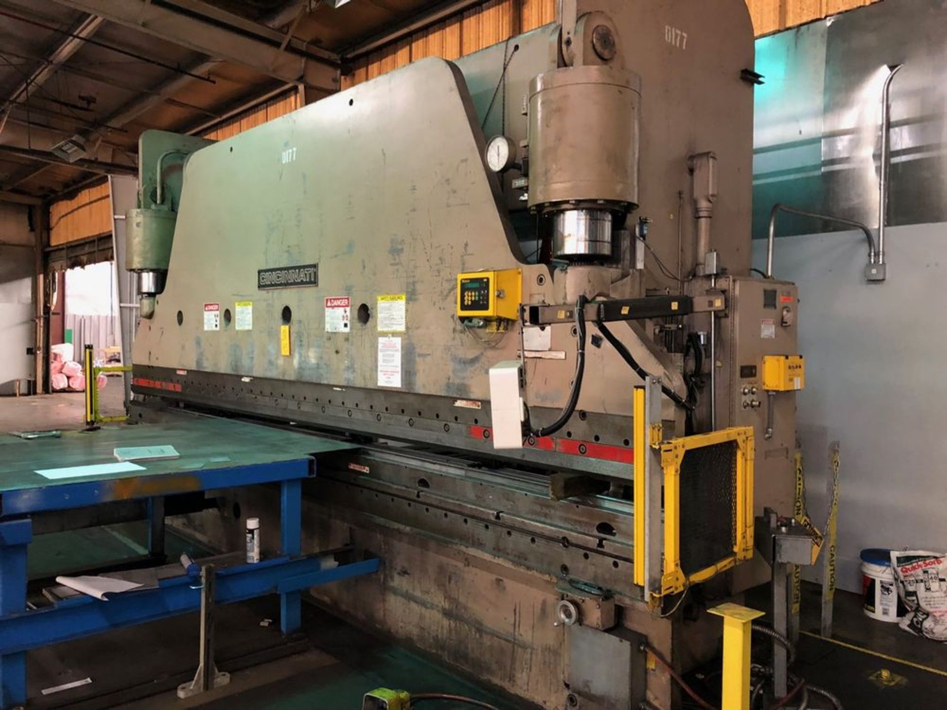 Cincinnati - CNC 3 Axis Hydraulic Press Brake 300 Ton x 20' - Image 14 of 15