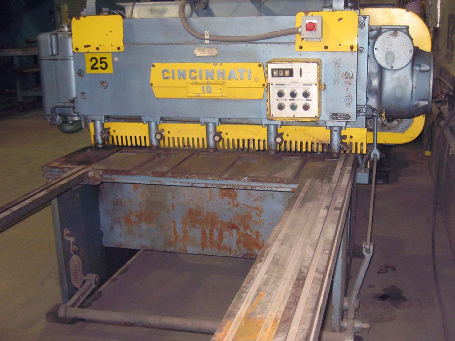 Cincinnati Power Shear 10 Ga. x 4' . LOADING FEE FOR THIS LOT: $500 - Image 2 of 5