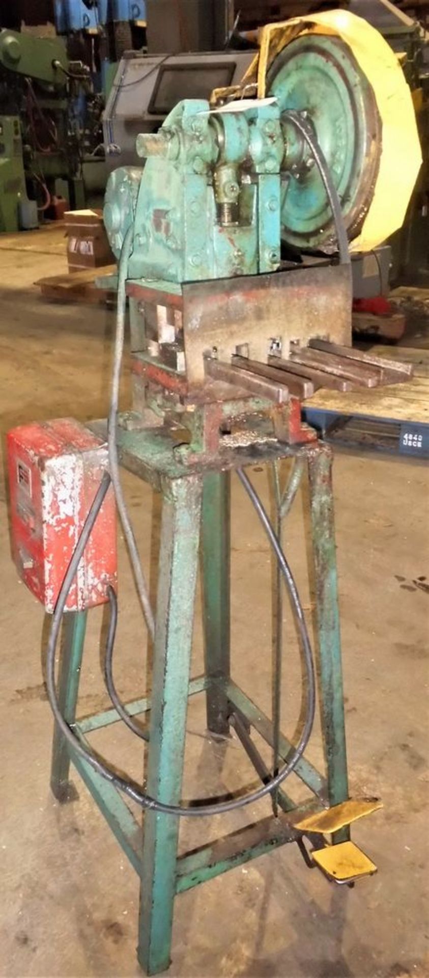 Benchmaster OBI Punch Press 5 Ton x 10'' x 6 1/4''. LOADING FEE FOR THIS LOT: $100 - Image 3 of 3