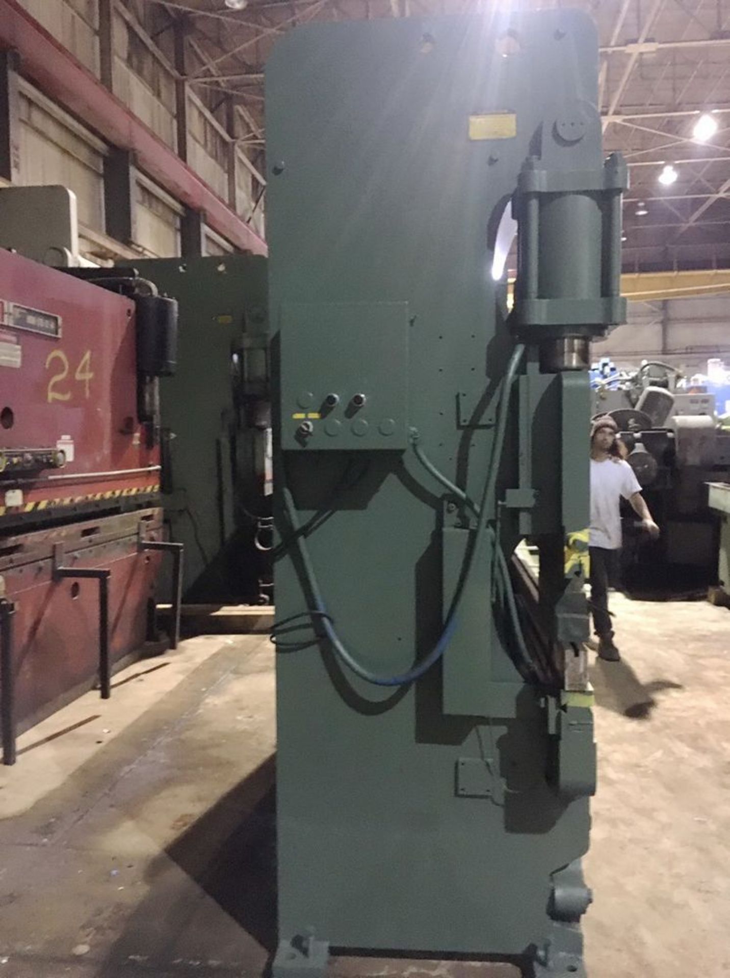 Cincinnati CNC 2 Axis Hydraulic Press Brake 135 Ton x 12' - Image 6 of 9