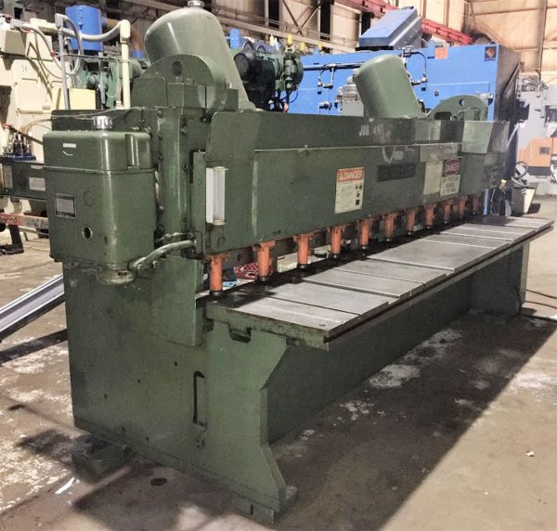 Cincinnati Power Shear 1/4'' x 10'. LOADING FEE FOR THIS LOT: $500 - Image 3 of 17