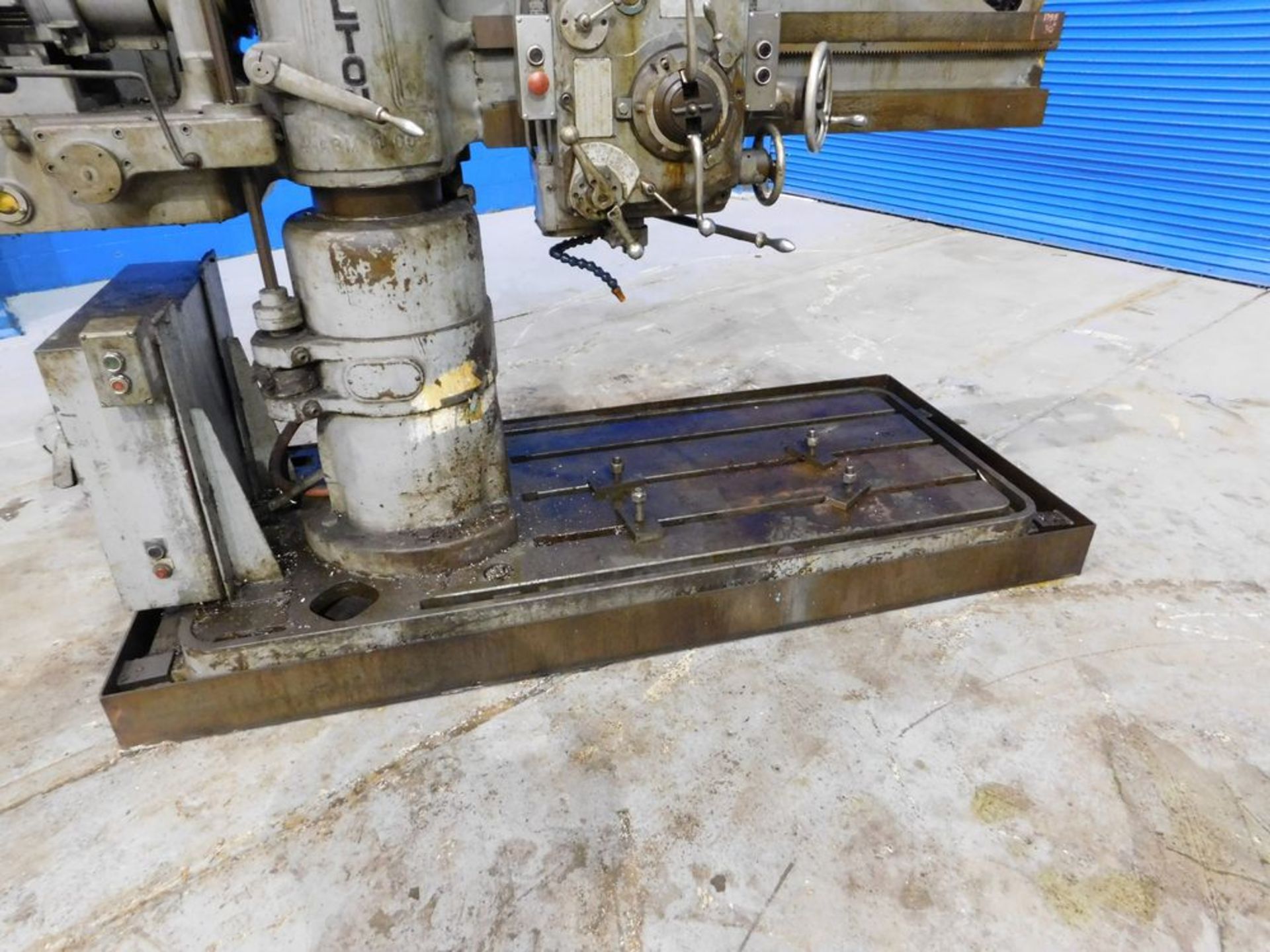 Carlton Radial Arm Drill 4' x 9''. LOADING FEE FOR THIS LOT: $500 - Image 9 of 15