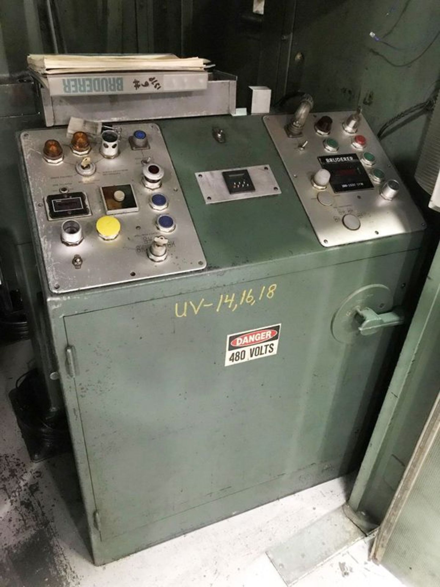 Bruderer High Speed Punch Press 25 Ton x 21'' x 21''. LOADING FEE FOR THIS LOT: $500 - Image 4 of 4