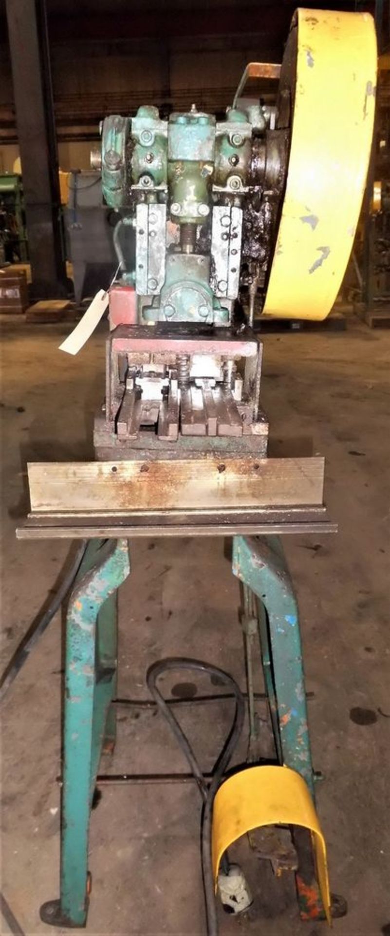 Famco OBI Punch Press 4.5 Ton x 9'' x 6 1/4''. LOADING FEE FOR THIS LOT: $100