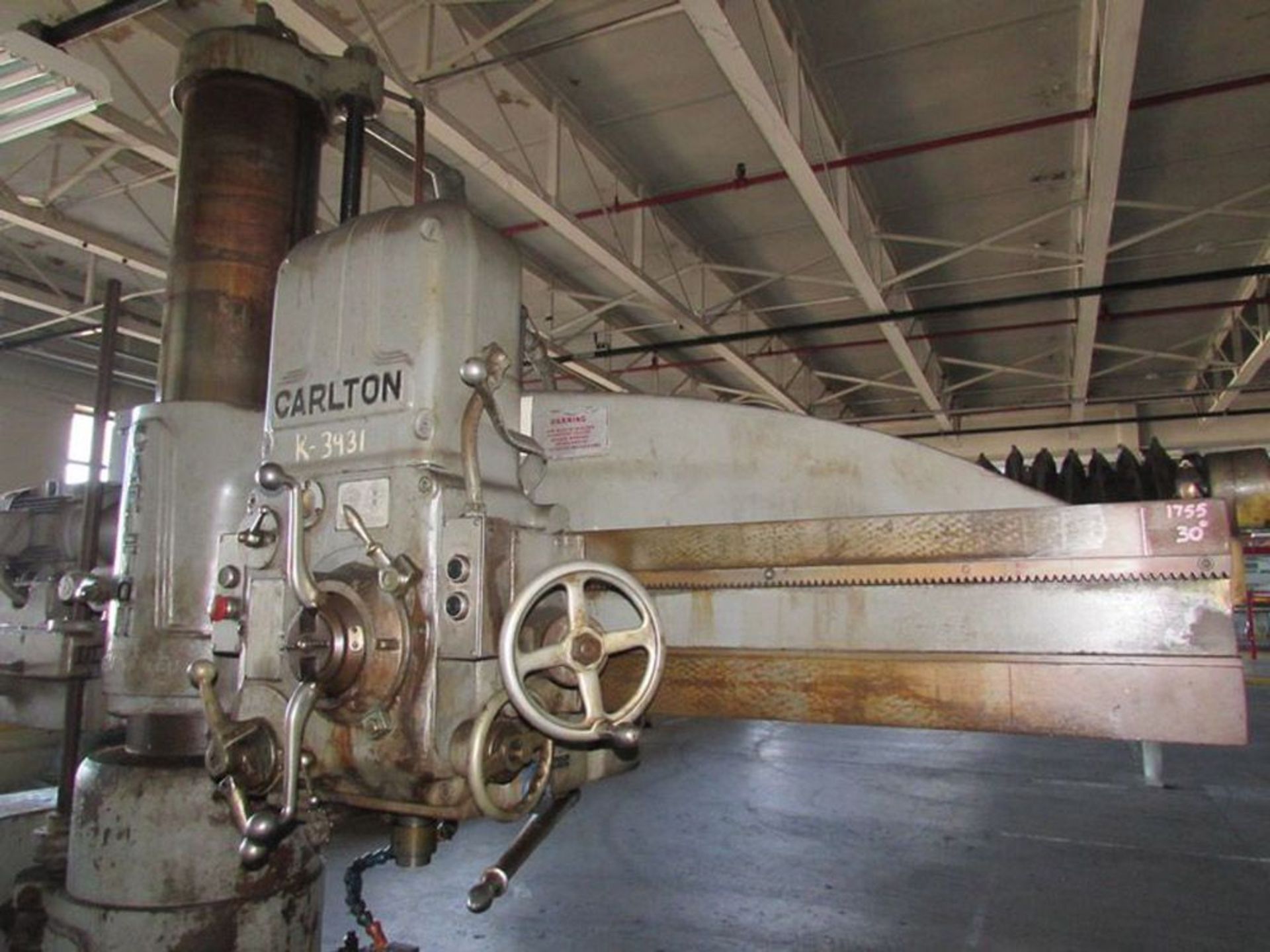 Carlton Radial Arm Drill 4' x 9''. LOADING FEE FOR THIS LOT: $500 - Image 13 of 15