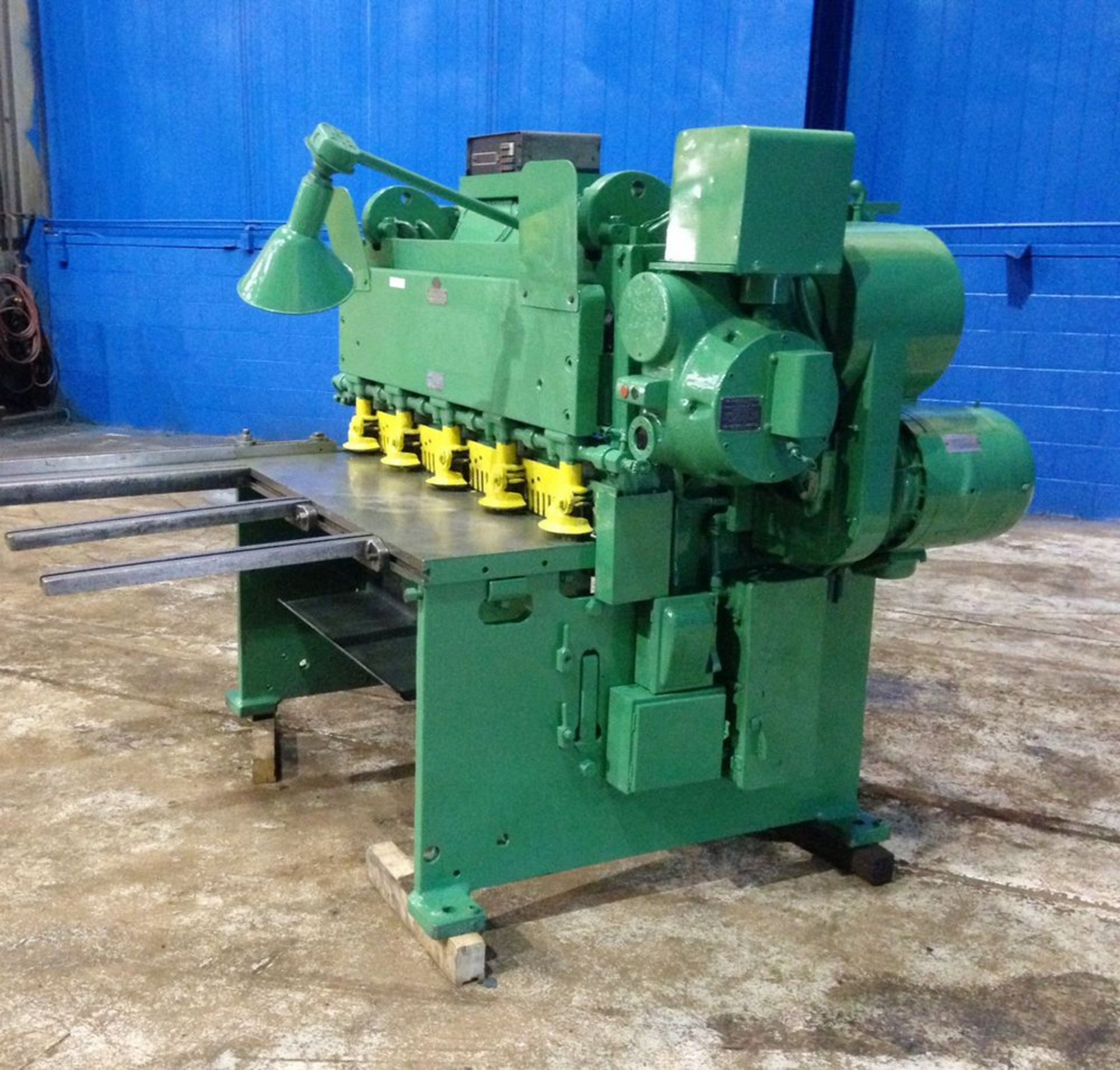 Cincinnati Power Shear 14 Ga. x 4'. LOADING FEE FOR THIS LOT: $500 - Image 4 of 8