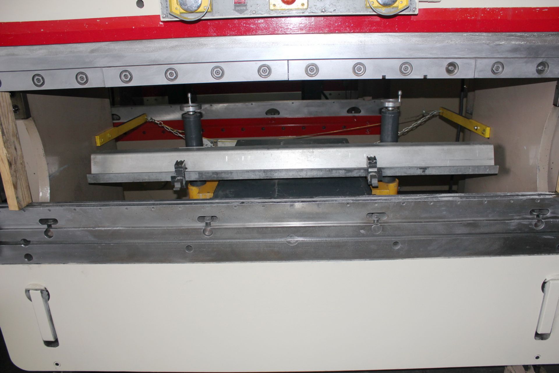 Cincinnati CNC Hydraulic Press Brake 90 Ton x 8'. LOADING FEE FOR THIS LOT: $950 - Image 10 of 19