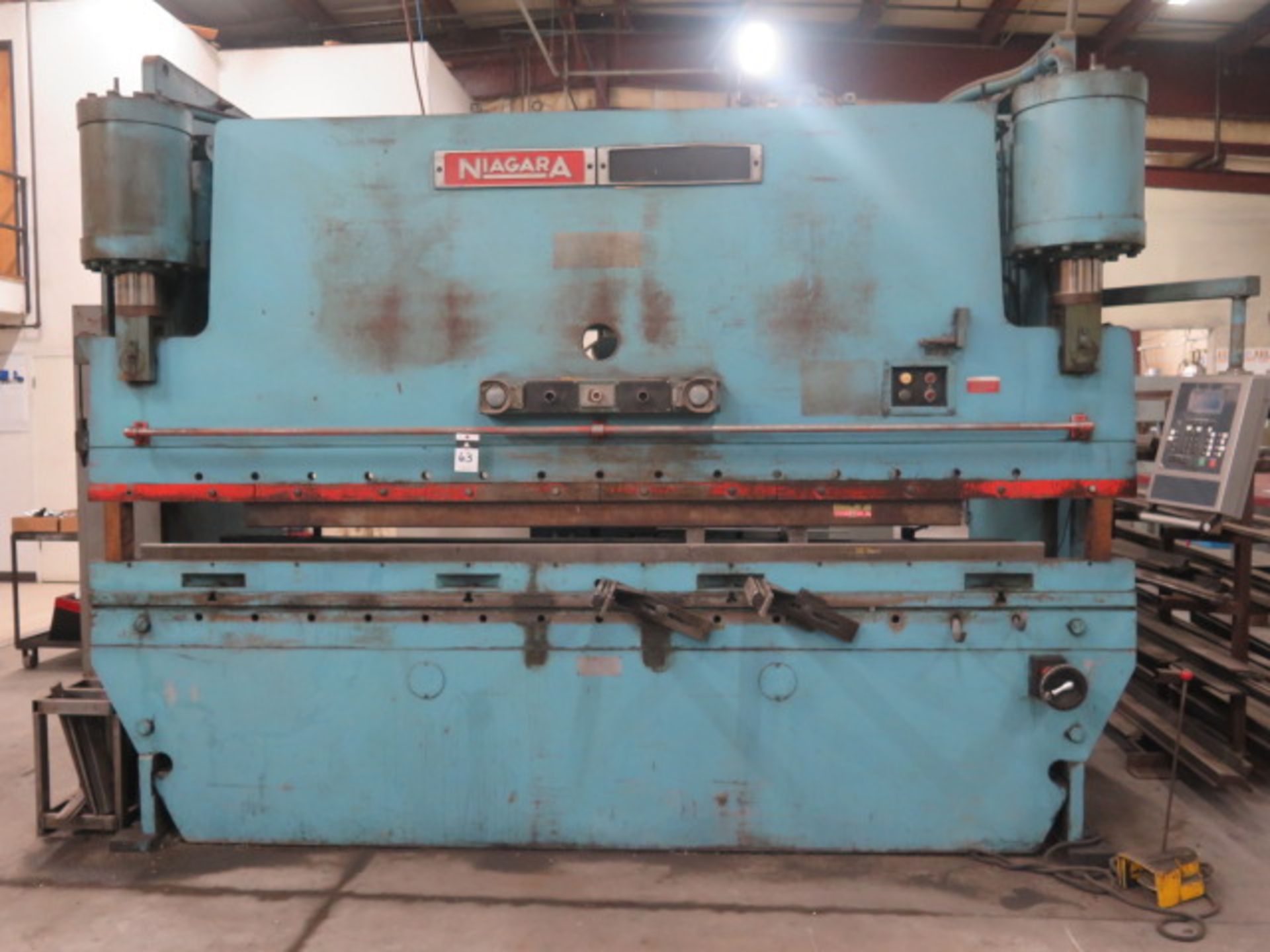 Niagara CNC Hydraulic Press Brake 175 Ton x 12'. LOADING FEE FOR THIS LOT: $1200