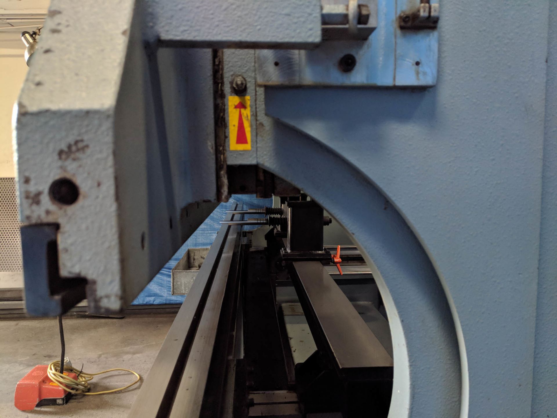 Atlantic CNC 3 Axis Hydraulic Press Brake 135 Ton x 10'. LOADING FEE FOR THIS LOT: $950 - Image 6 of 24