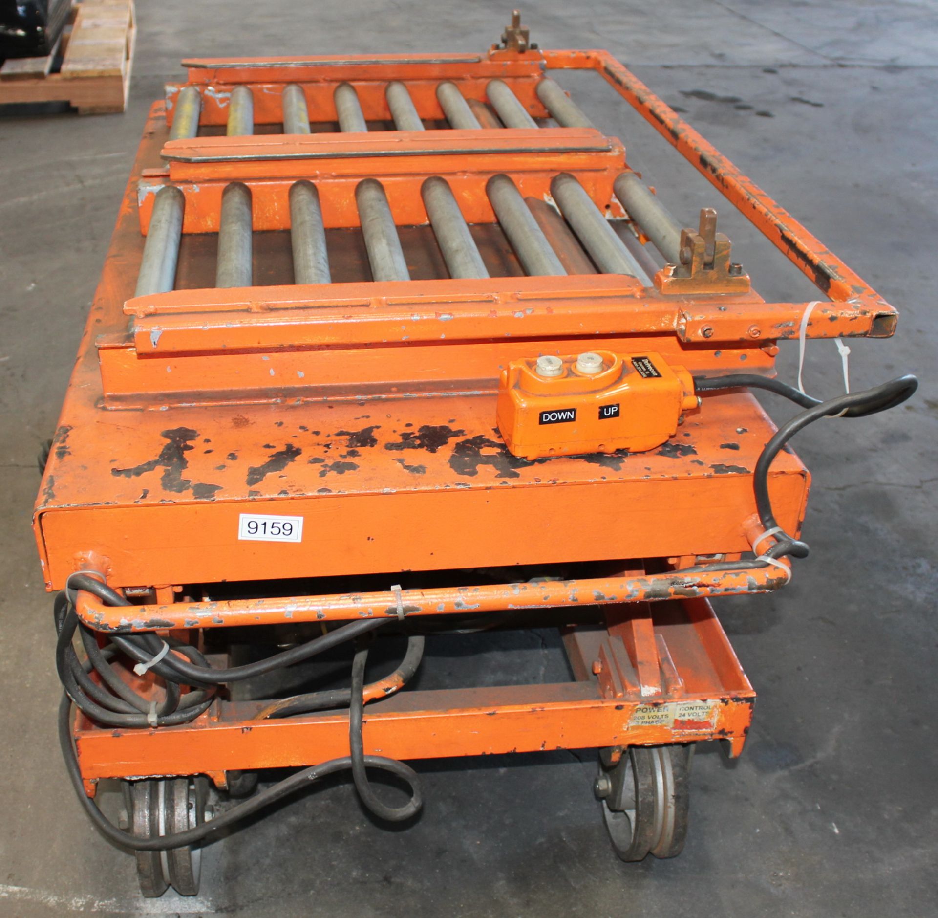 Presto Hydraulic Scissor Lift Table 2,000 Lbs. x 48'' x 24''. LOADING FEE FOR THIS LOT: $50 - Image 4 of 8