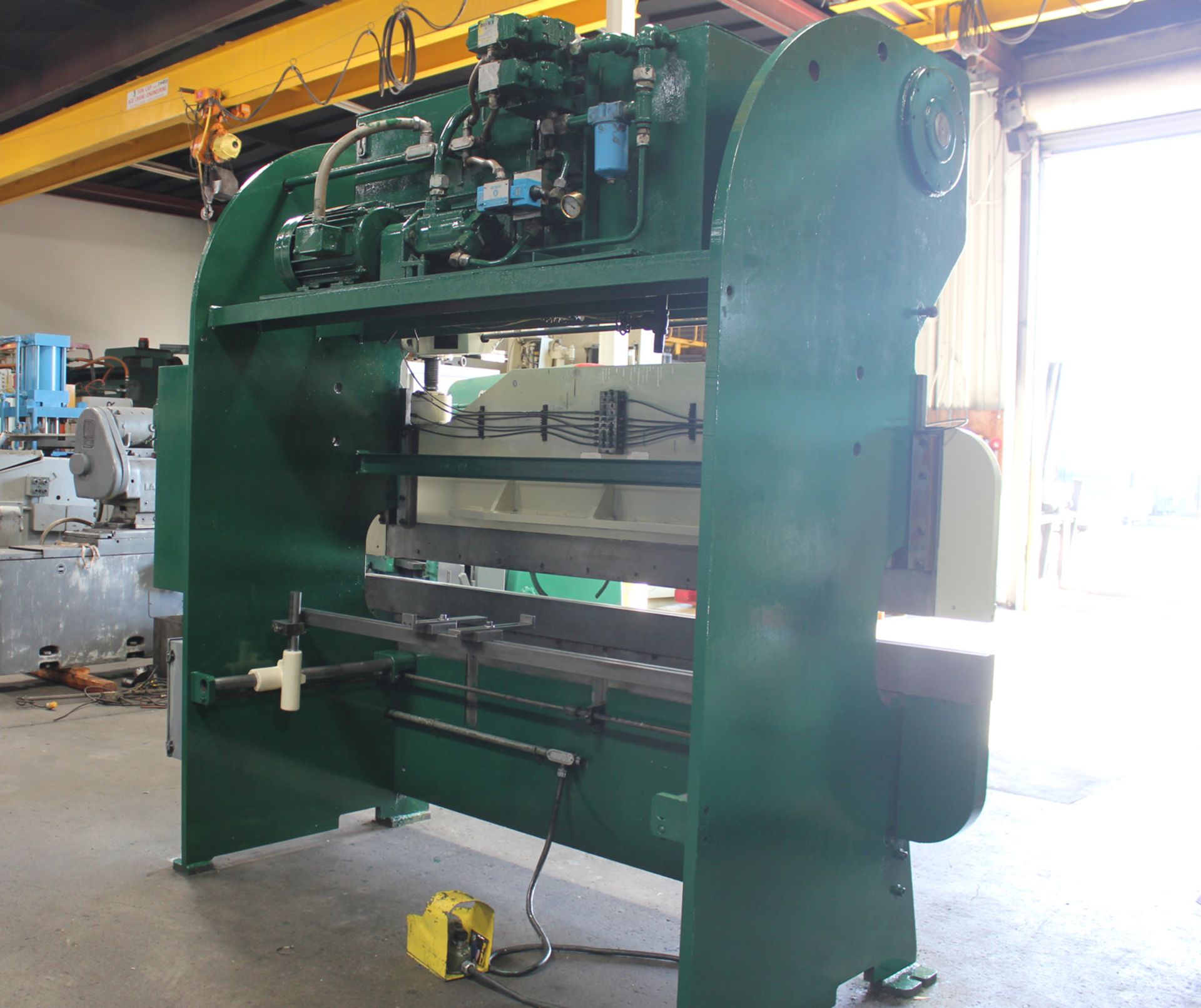 Di-Acro Hydra-Mechanical Press Brake 55 Ton x 8'. LOADING FEE FOR THIS LOT: $800 - Image 11 of 14