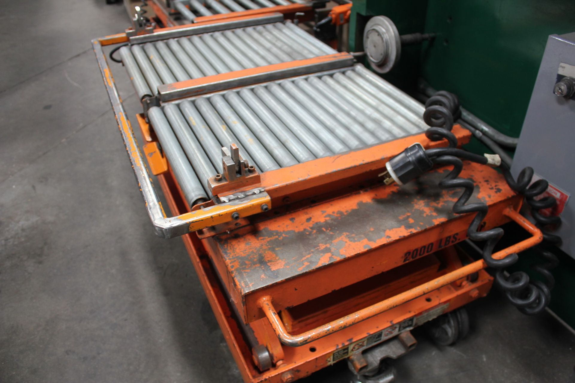 Presto Hydraulic Scissor Lift Table 2,000 Lbs. x 48'' x 24''. LOADING FEE FOR THIS LOT: $50 - Image 4 of 7