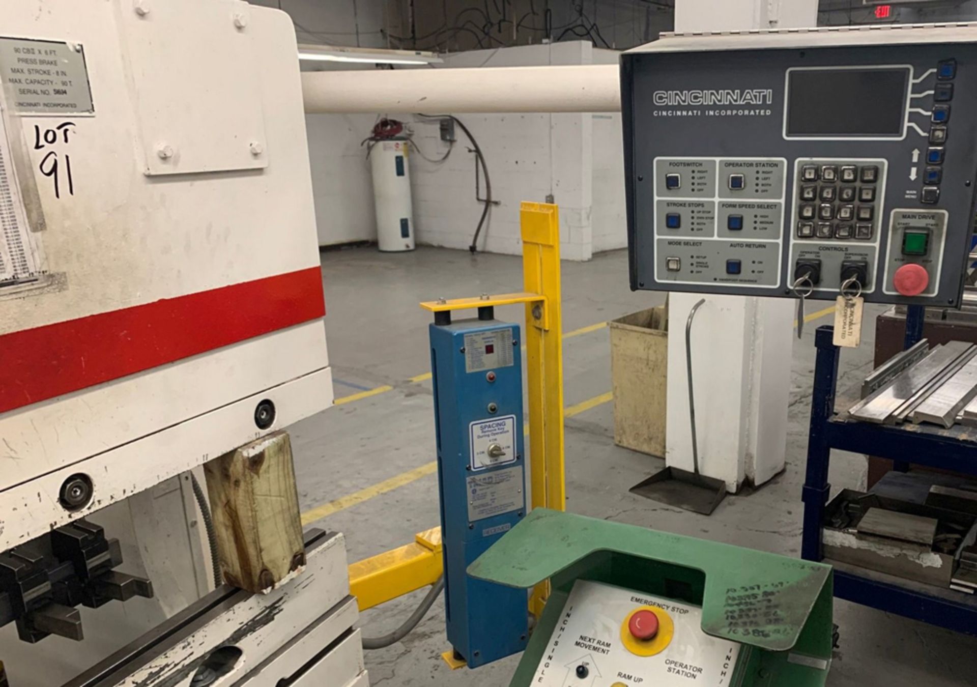 Cincinnati 2 Axis CNC Hydraulic Press Brake 90 Ton x 8'. LOADING FEE FOR THIS LOT: $950 - Image 6 of 11