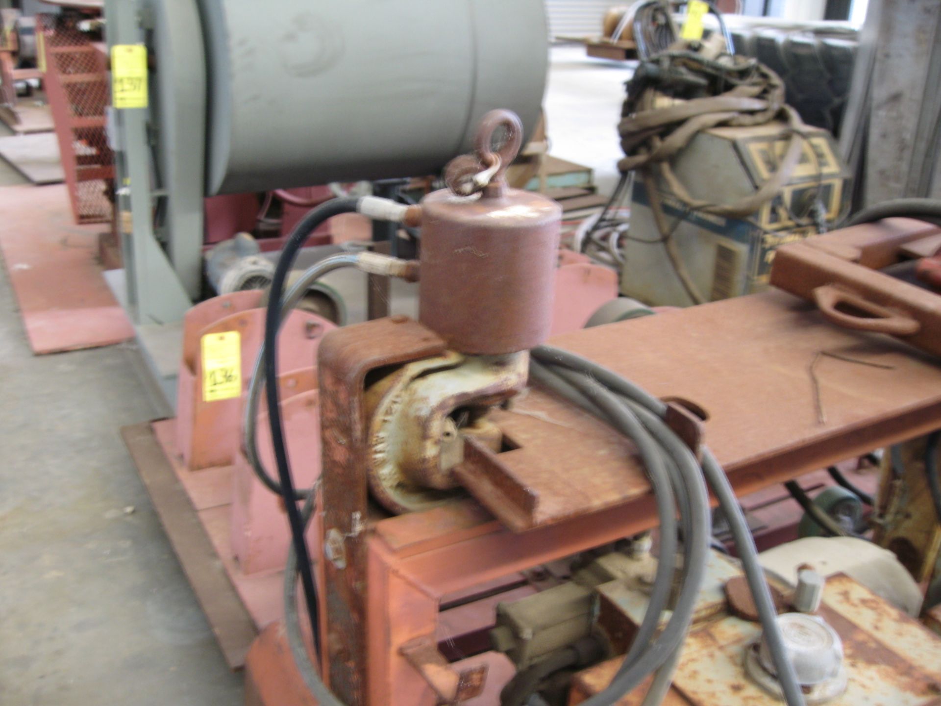 W.A. Whitney Portable Hydraulic Punch 20 Ton. LOADING FEE FOR THIS LOT: $75 - Image 9 of 9