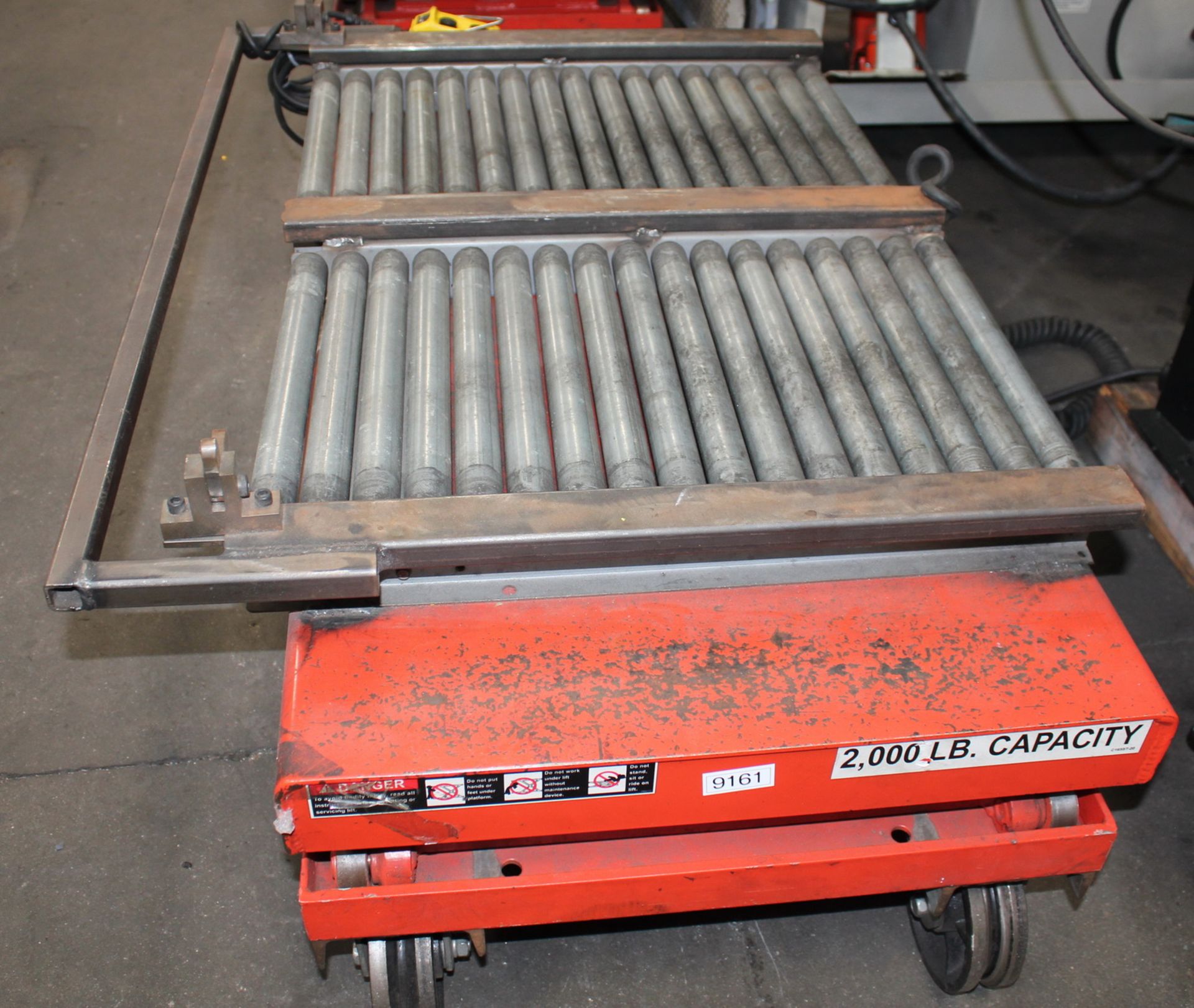Presto Hydraulic Scissor Lift Table 2,000 Lbs. x 48'' x 24''. LOADING FEE FOR THIS LOT: $50 - Image 3 of 7