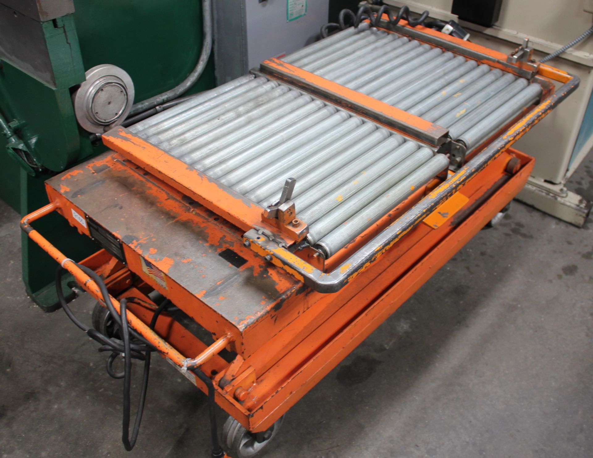 Presto Hydraulic Scissor Lift Table 2,000 Lbs. x 48'' x 24''. LOADING FEE FOR THIS LOT: $50 - Image 2 of 7