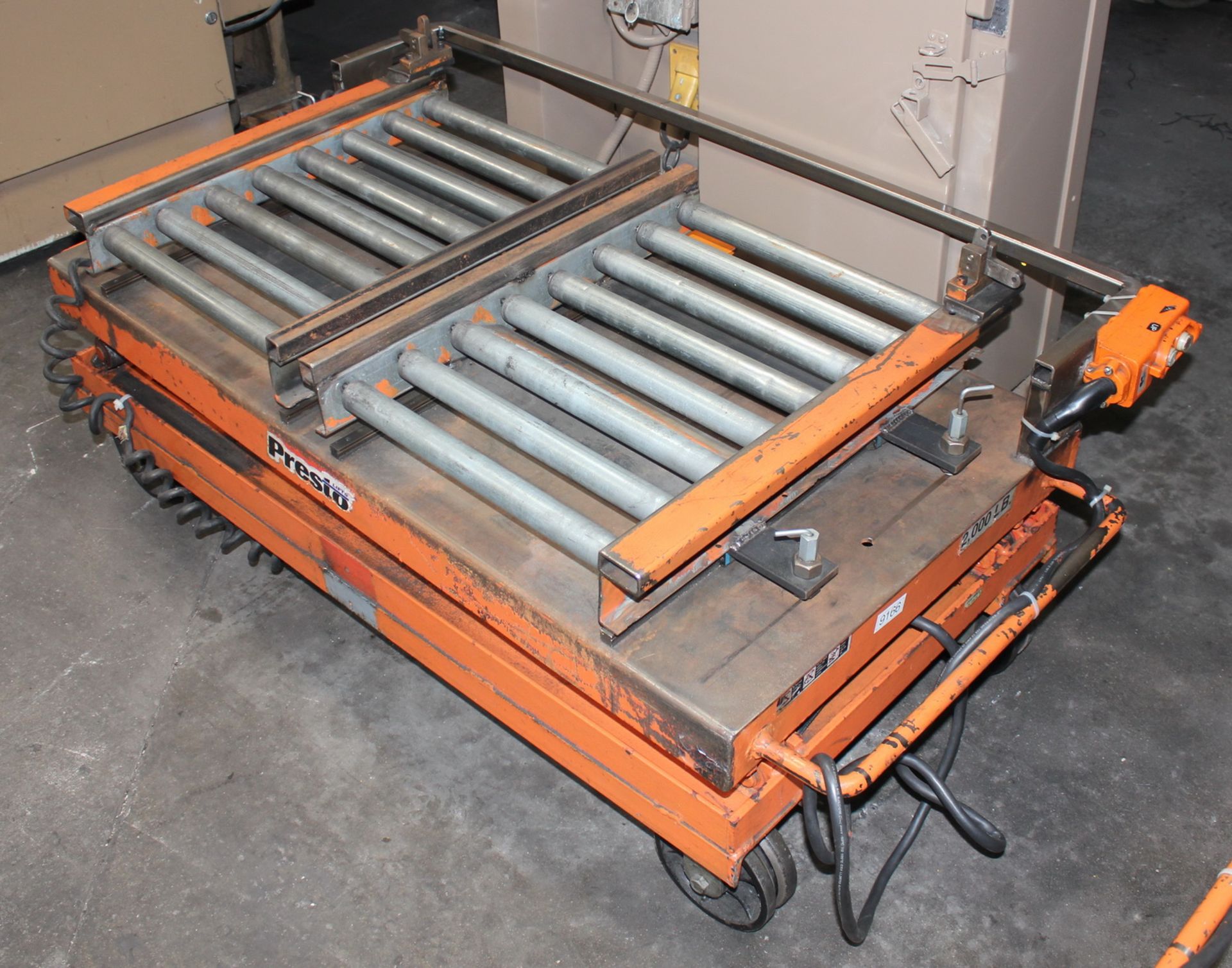 Presto Hydraulic Scissor Lift Table 2,000 Lbs. x 48'' x 24''. LOADING FEE FOR THIS LOT: $50 - Image 2 of 6