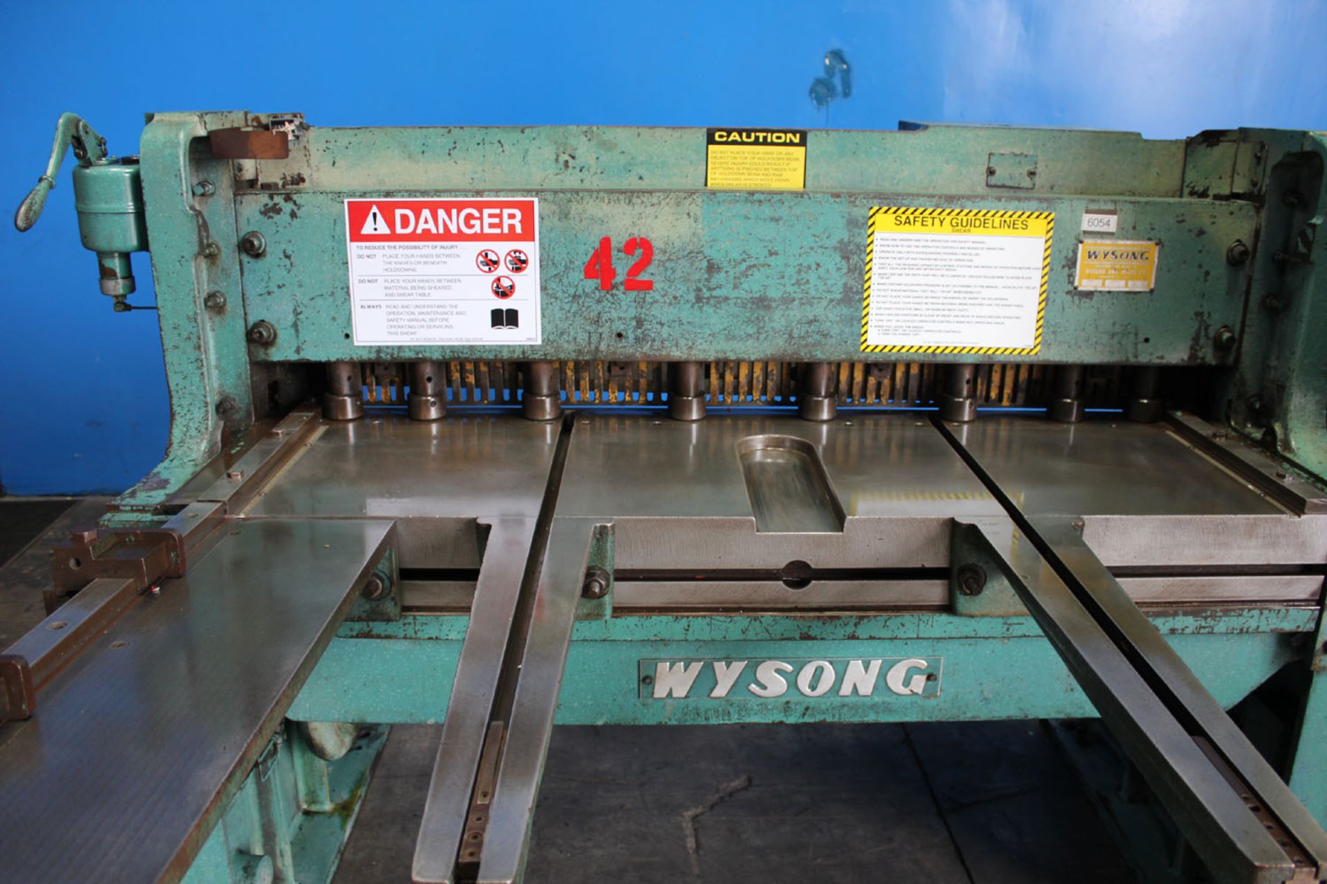 Wysong Power Shear 12 Ga. x 4'. LOADING FEE FOR THIS LOT: $400 - Image 8 of 9