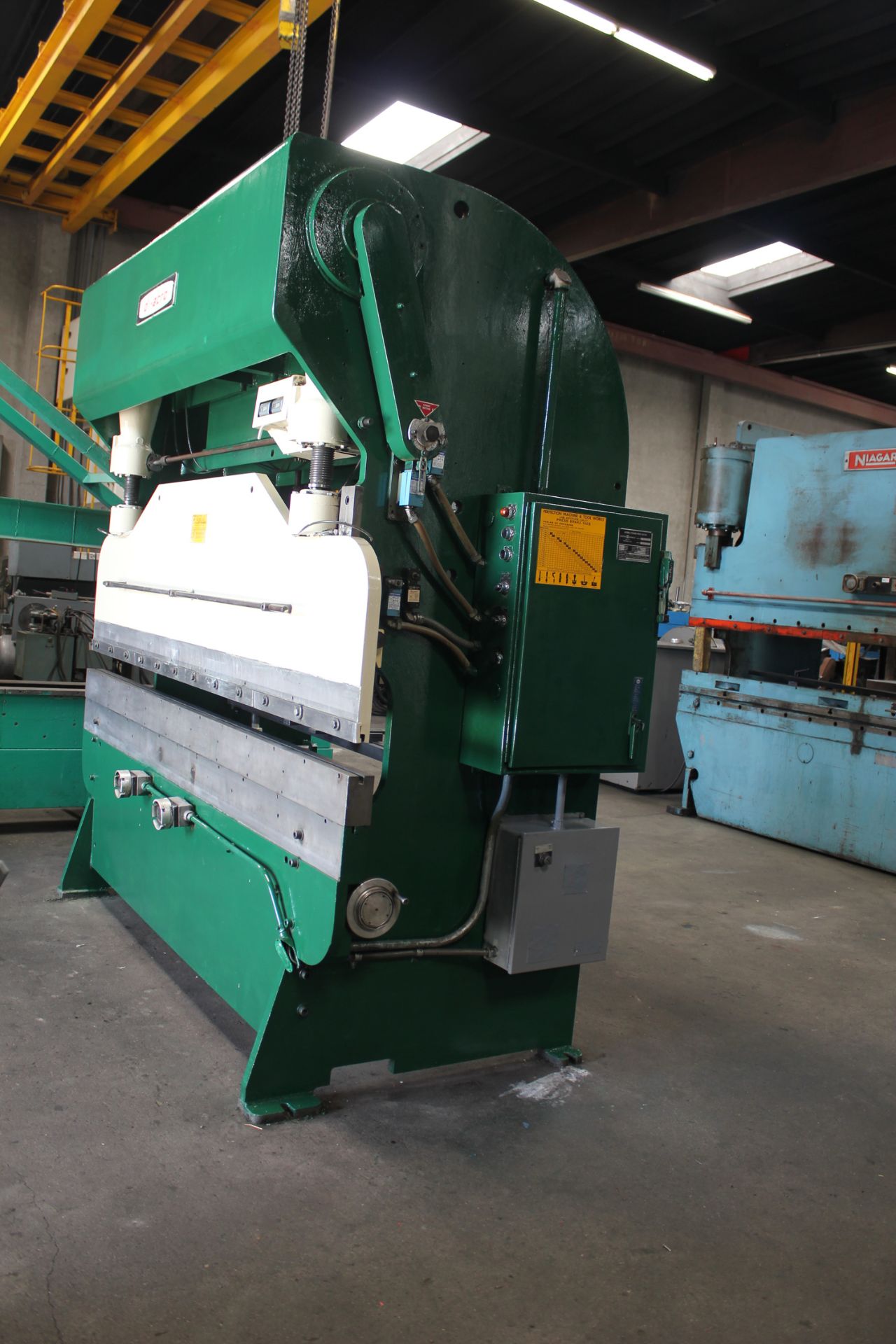 Di-Acro Hydra-Mechanical Press Brake 55 Ton x 8'. LOADING FEE FOR THIS LOT: $800 - Image 3 of 14