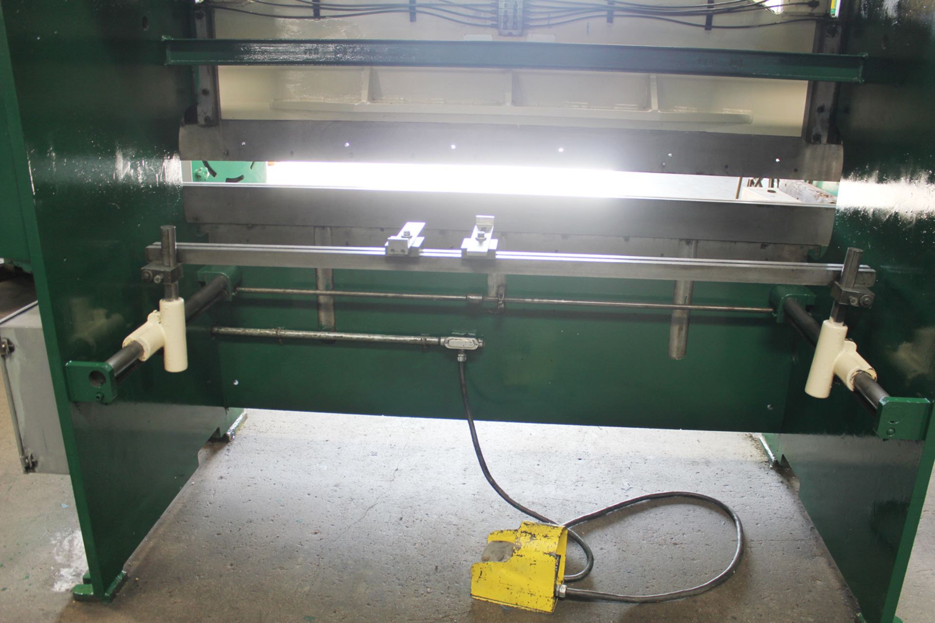 Di-Acro Hydra-Mechanical Press Brake 55 Ton x 8'. LOADING FEE FOR THIS LOT: $800 - Image 13 of 14