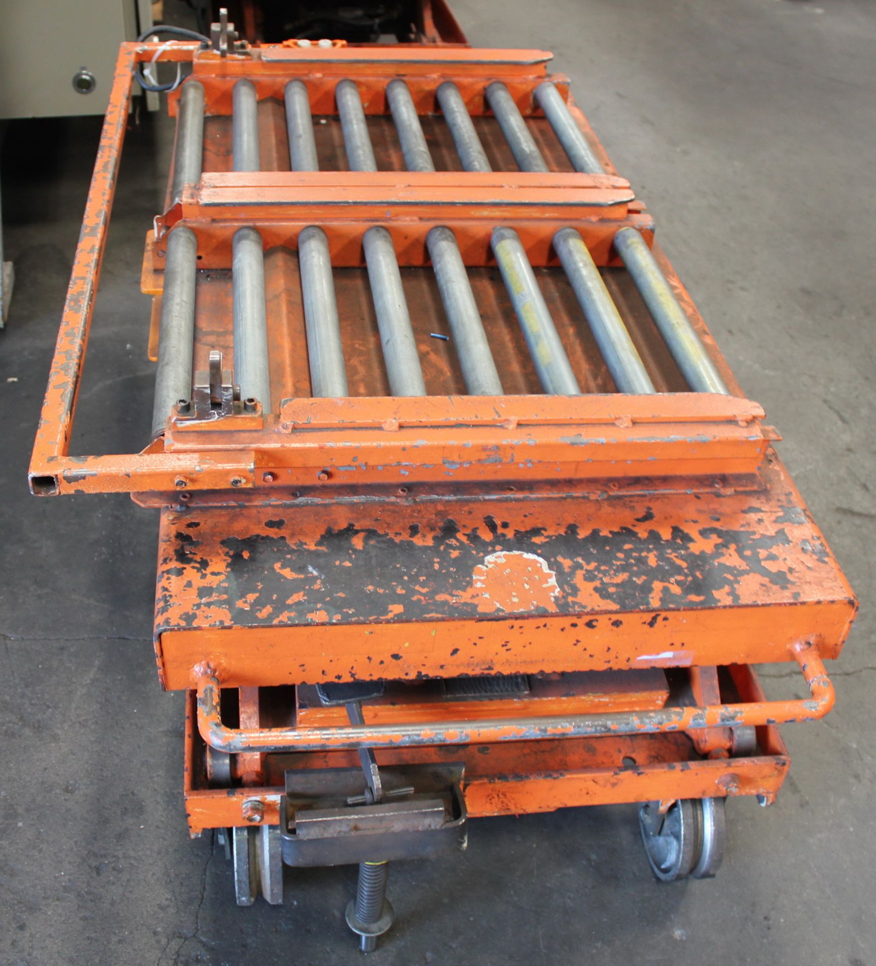 Presto Hydraulic Scissor Lift Table 2,000 Lbs. x 48'' x 24''. LOADING FEE FOR THIS LOT: $50 - Image 6 of 8