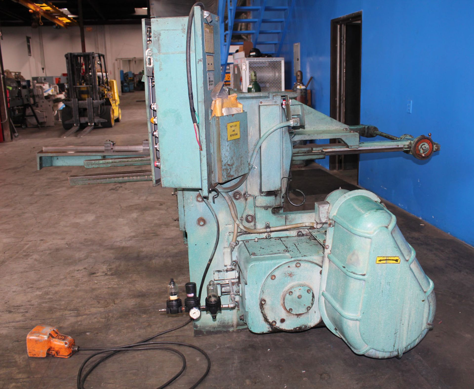 Wysong Power Shear 12 Ga. x 4'. LOADING FEE FOR THIS LOT: $400 - Image 3 of 9