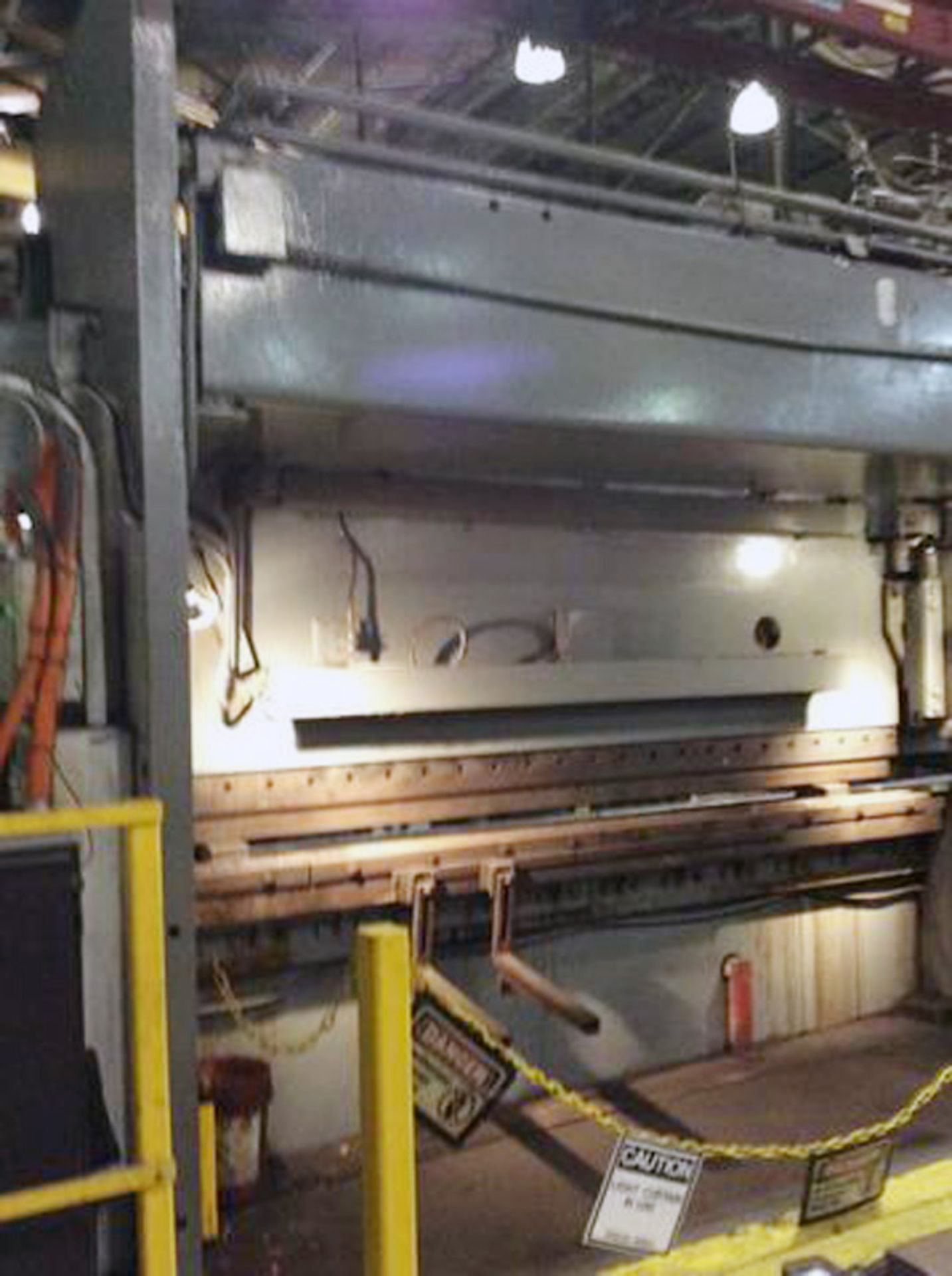 Cincinnati Hydraulic Press Brake 400 Ton x 16' (Located in Painesville, OH -- lot #1025)