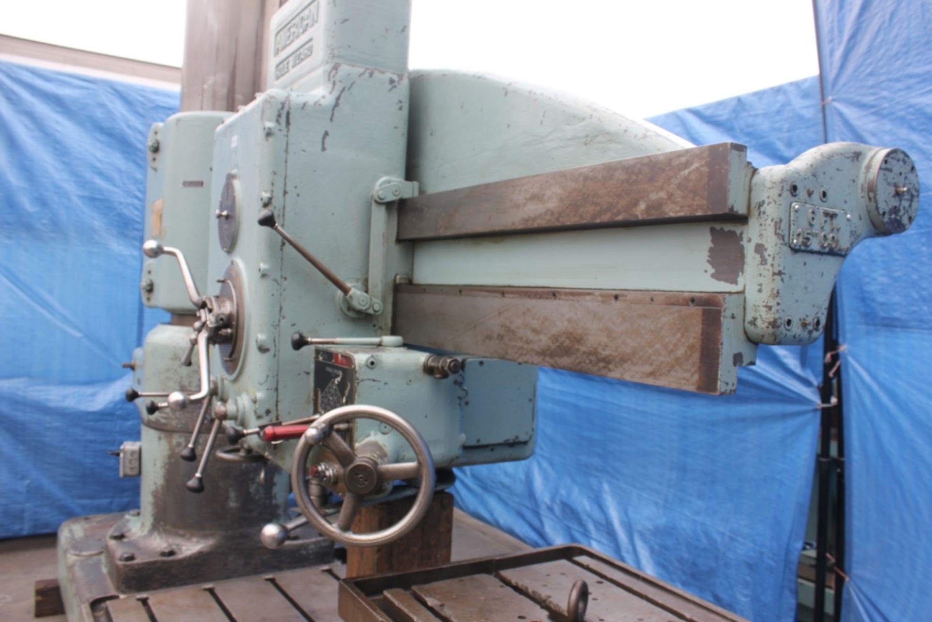 American Radial Arm Drill 6' x 15''. LOADING FEE FOR THIS LOT: $800