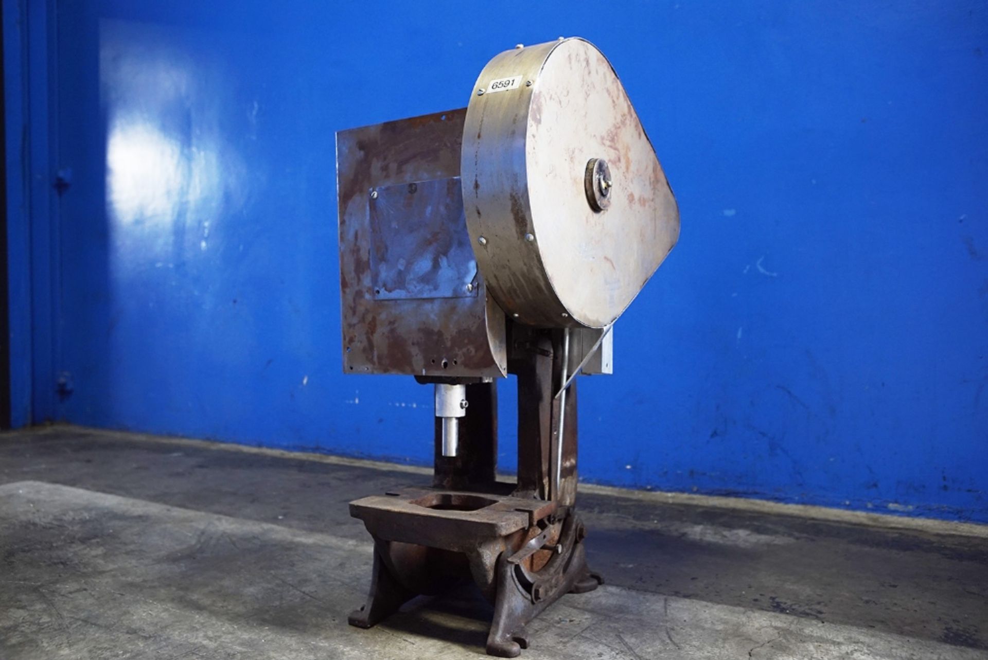 Benchmaster OBI Punch Press 7 1/2 Ton x 11'' x 8''. LOADING FEE FOR THIS LOT: $75 - Image 3 of 6