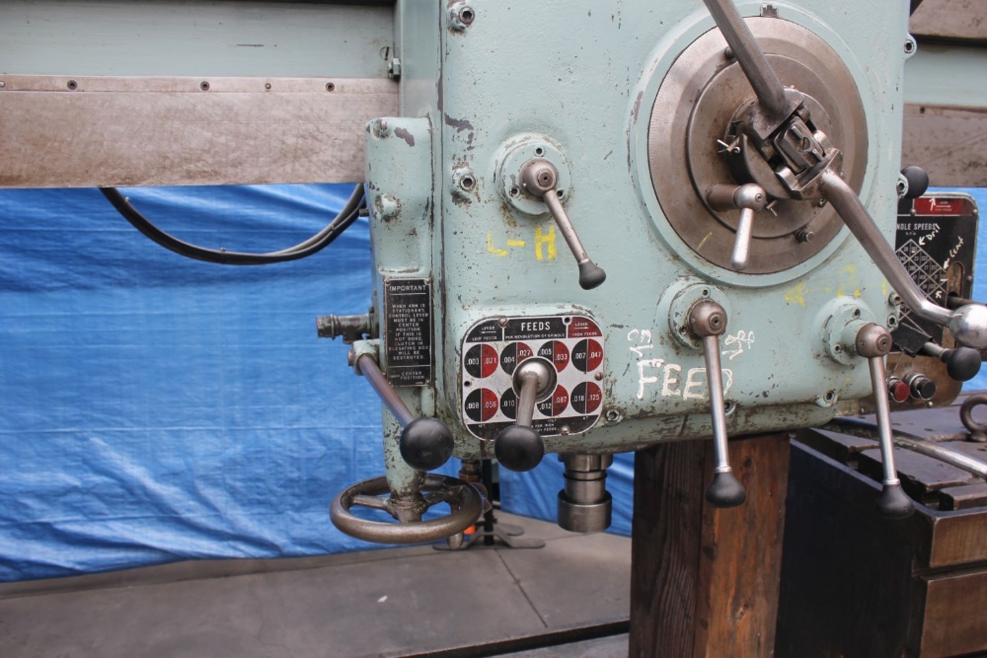 American Radial Arm Drill 6' x 15''. LOADING FEE FOR THIS LOT: $800 - Image 9 of 15