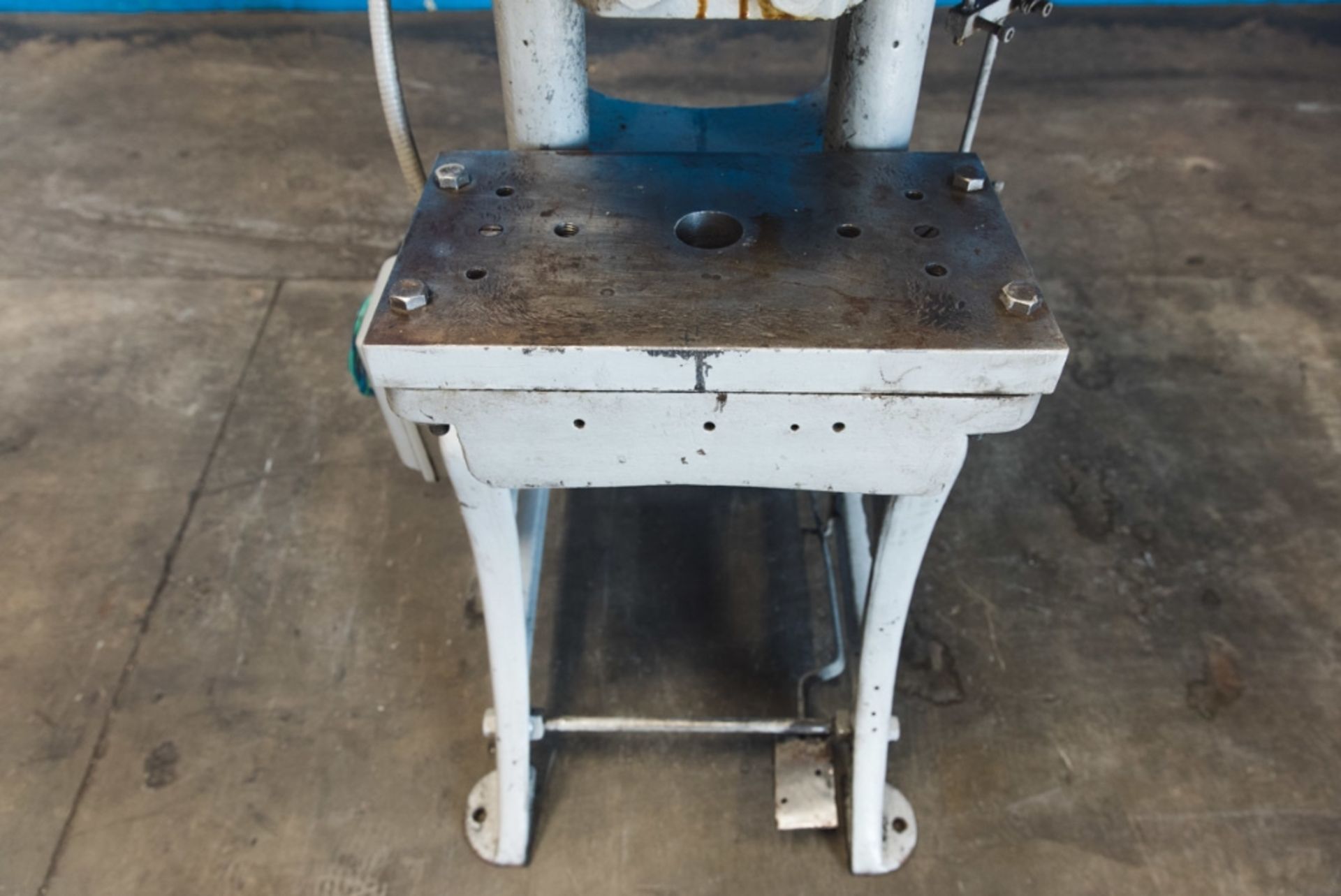 L & J OBI Punch Press 18 Ton x 17'' x 10''. LOADING FEE FOR THIS LOT: $75 - Image 11 of 11