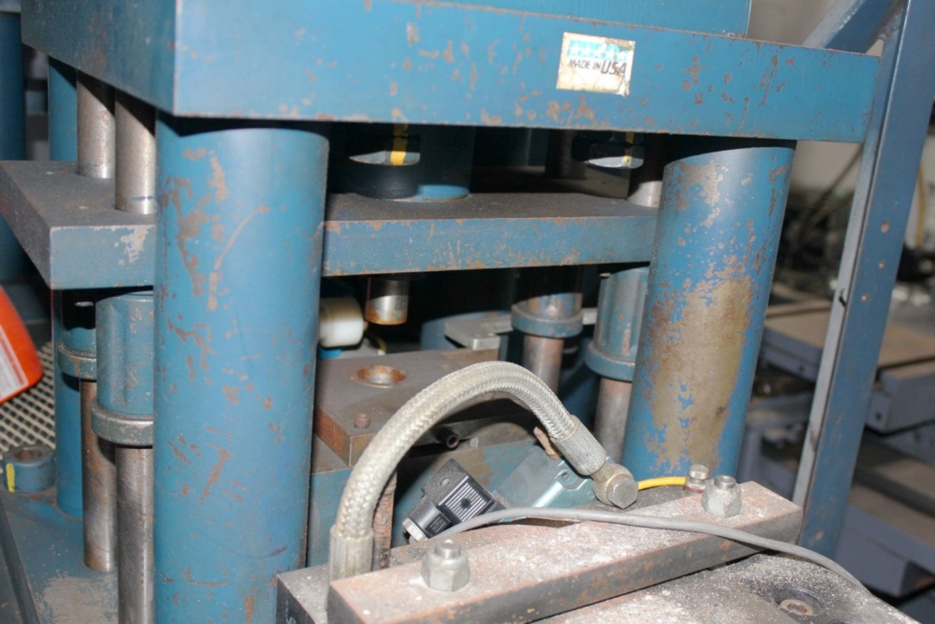 Precision Automated Hydraulic Press 20 Ton. LOADING FEE FOR THIS LOT: $400 - Image 6 of 8