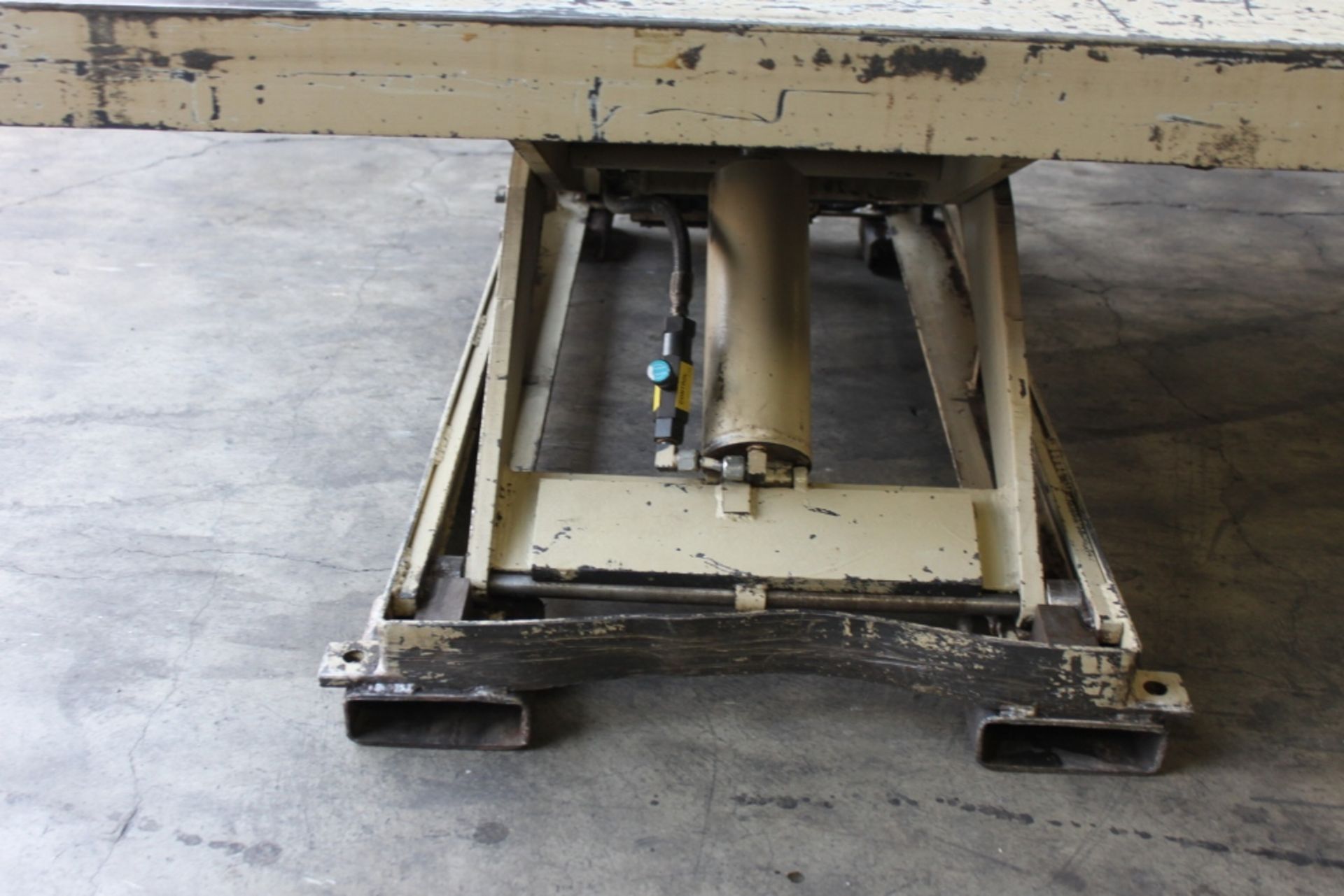 Southworth Hydraulic Lift Table 2,000 Lbs. x 46'' x 52''. LOADING FEE FOR THIS LOT: $50 - Image 8 of 9