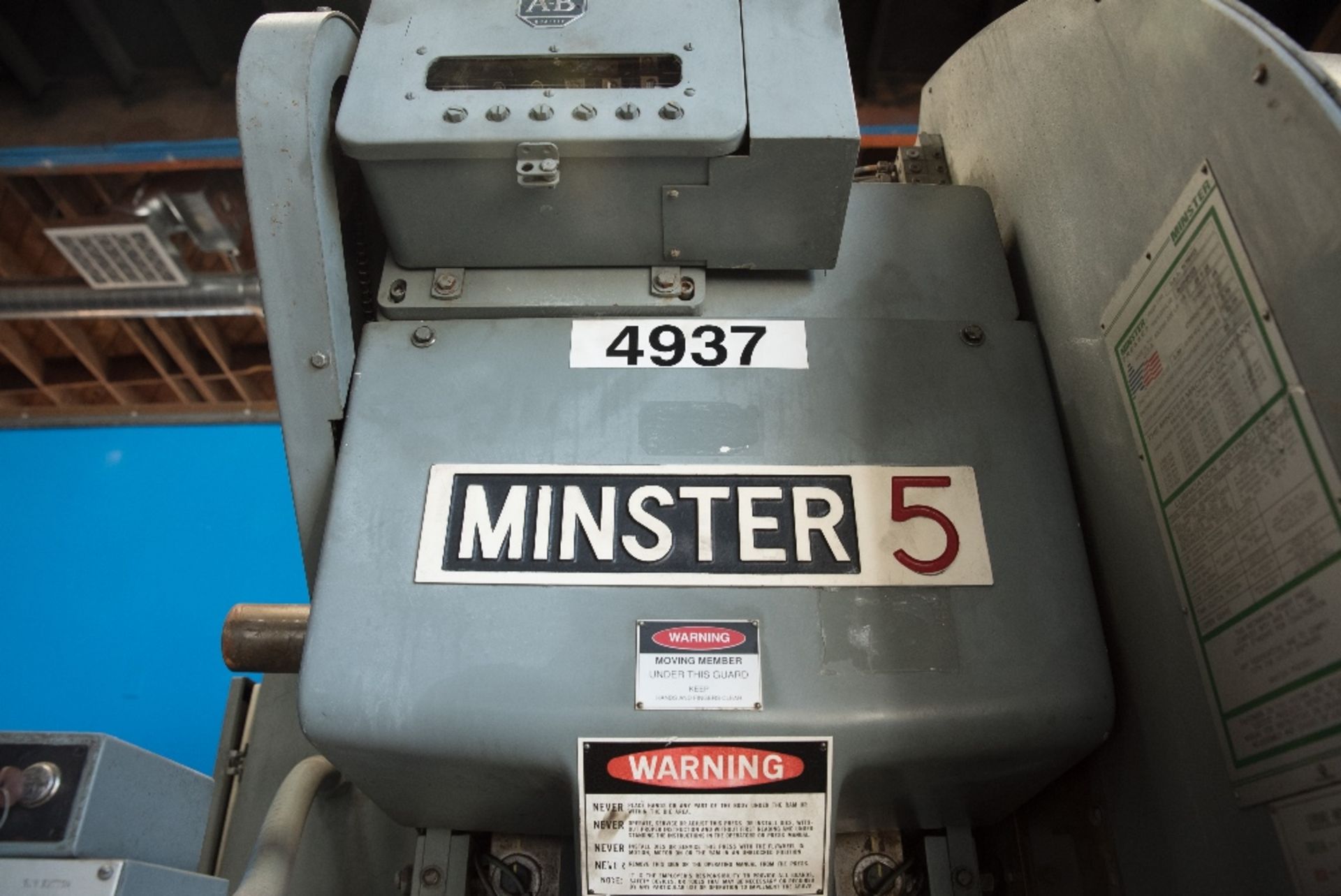 Minster OBI Punch Press 45 Ton x 28'' x 18''. LOADING FEE FOR THIS LOT: $600 - Image 7 of 12