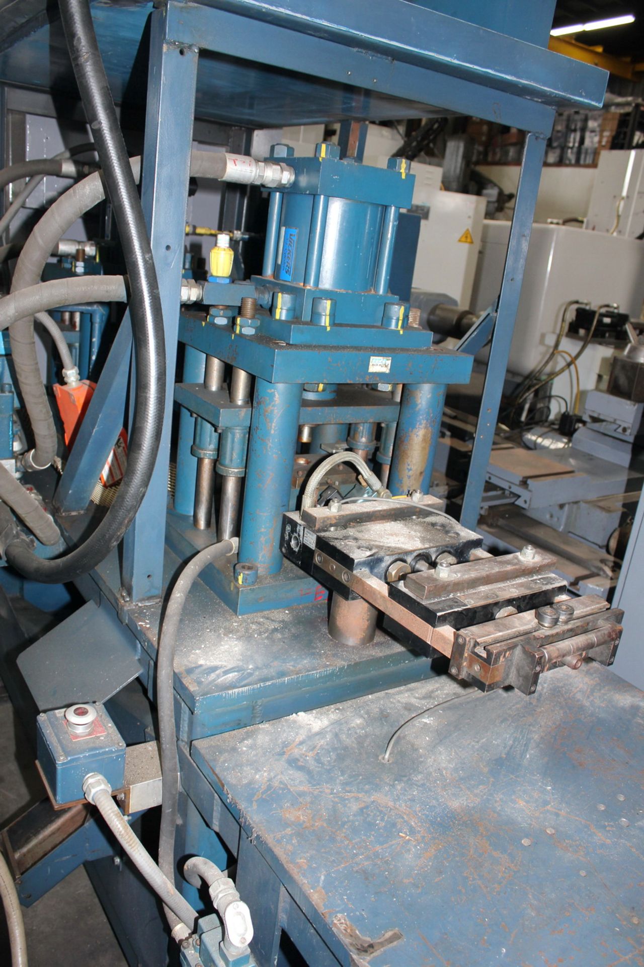 Precision Automated Hydraulic Press 20 Ton. LOADING FEE FOR THIS LOT: $400 - Image 5 of 8