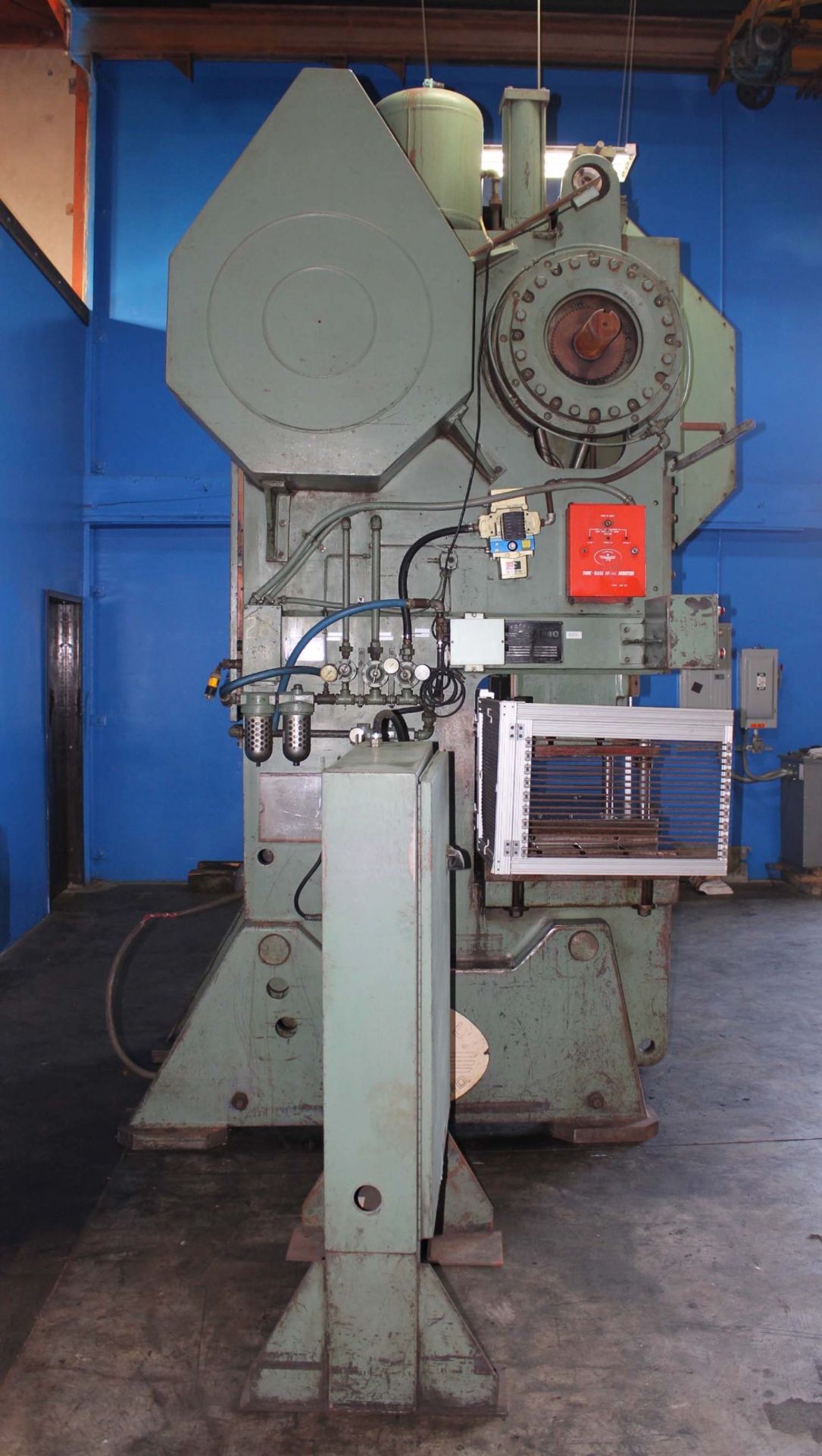Federal OBI Punch Press 110 Ton x 42'' x 27''. LOADING FEE FOR THIS LOT: $1000 - Image 5 of 9