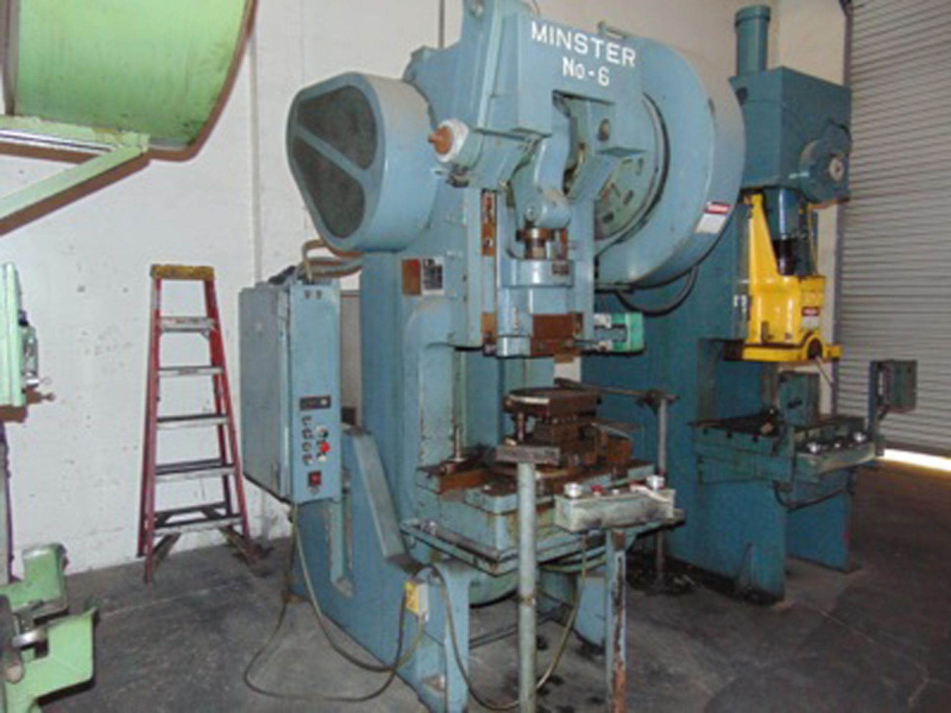 Minster OBI Punch Press 60 Ton x 32'' x 21''. LOADING FEE FOR THIS LOT: $550