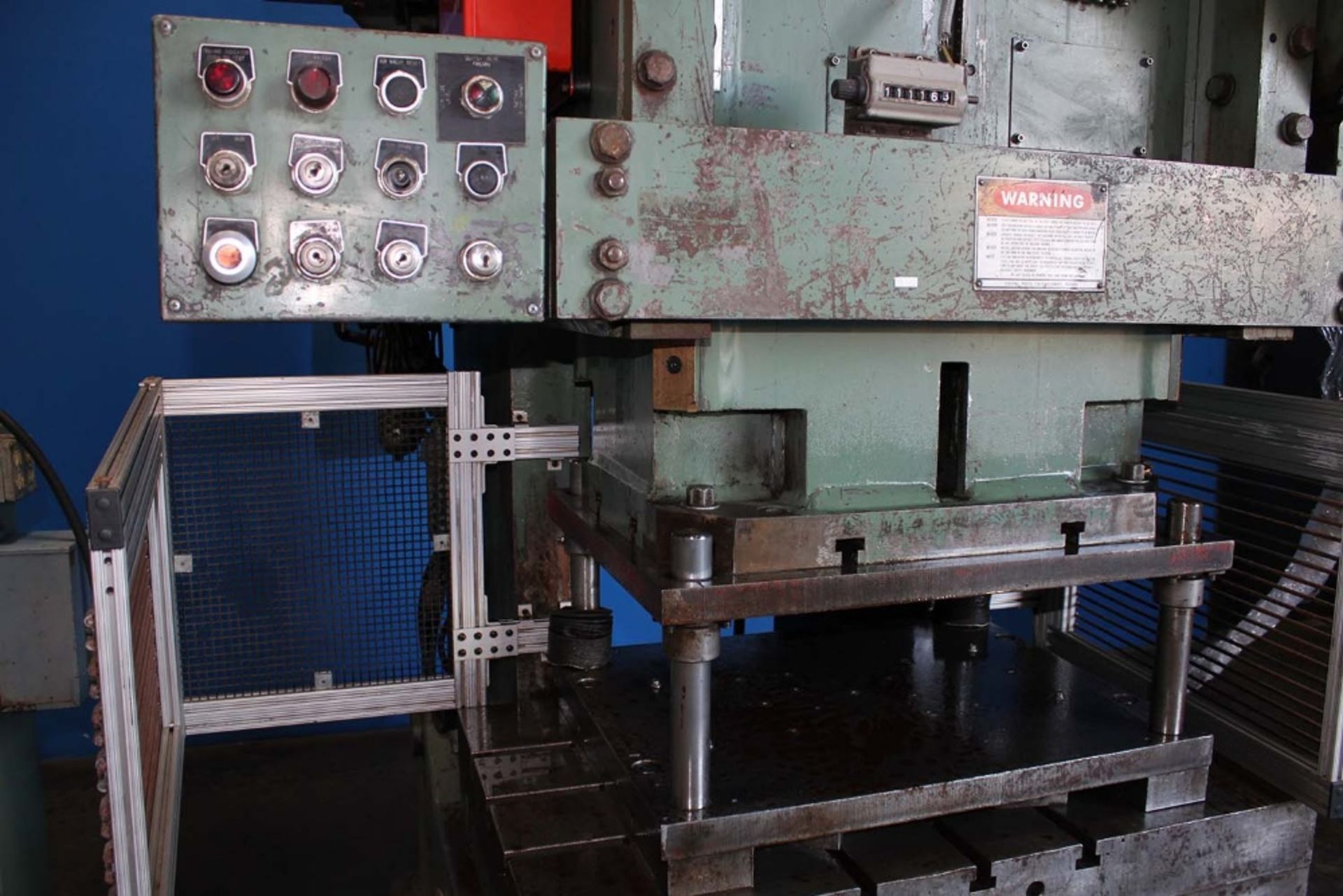 Federal OBI Punch Press 110 Ton x 42'' x 27''. LOADING FEE FOR THIS LOT: $1000 - Image 6 of 9