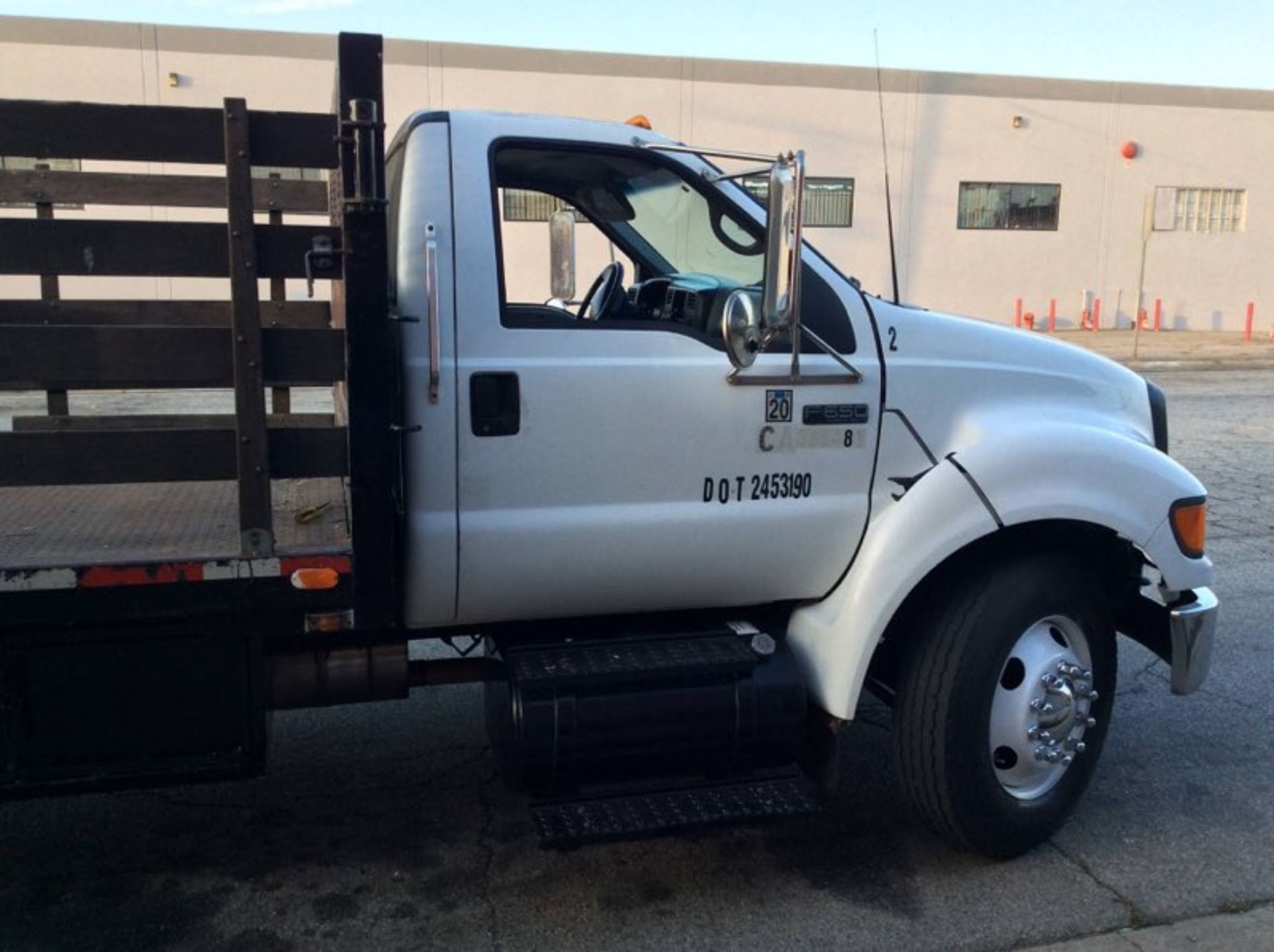 (2004) Ford F-650 Super Duty 6.7 Diesel, 22' Flatbed Truck w/ Hydraulic Brakes - Image 3 of 11