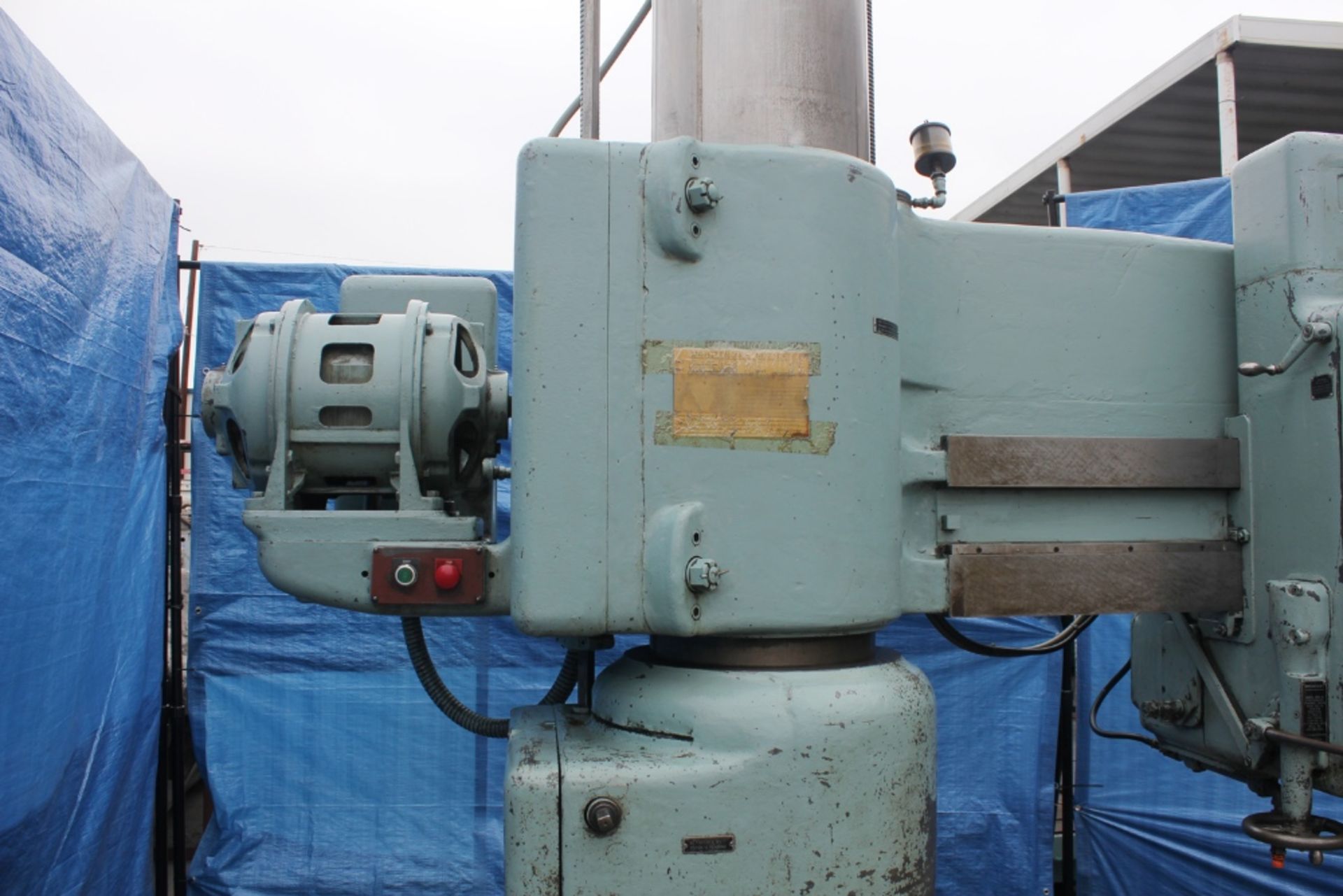 American Radial Arm Drill 6' x 15''. LOADING FEE FOR THIS LOT: $800 - Image 4 of 15