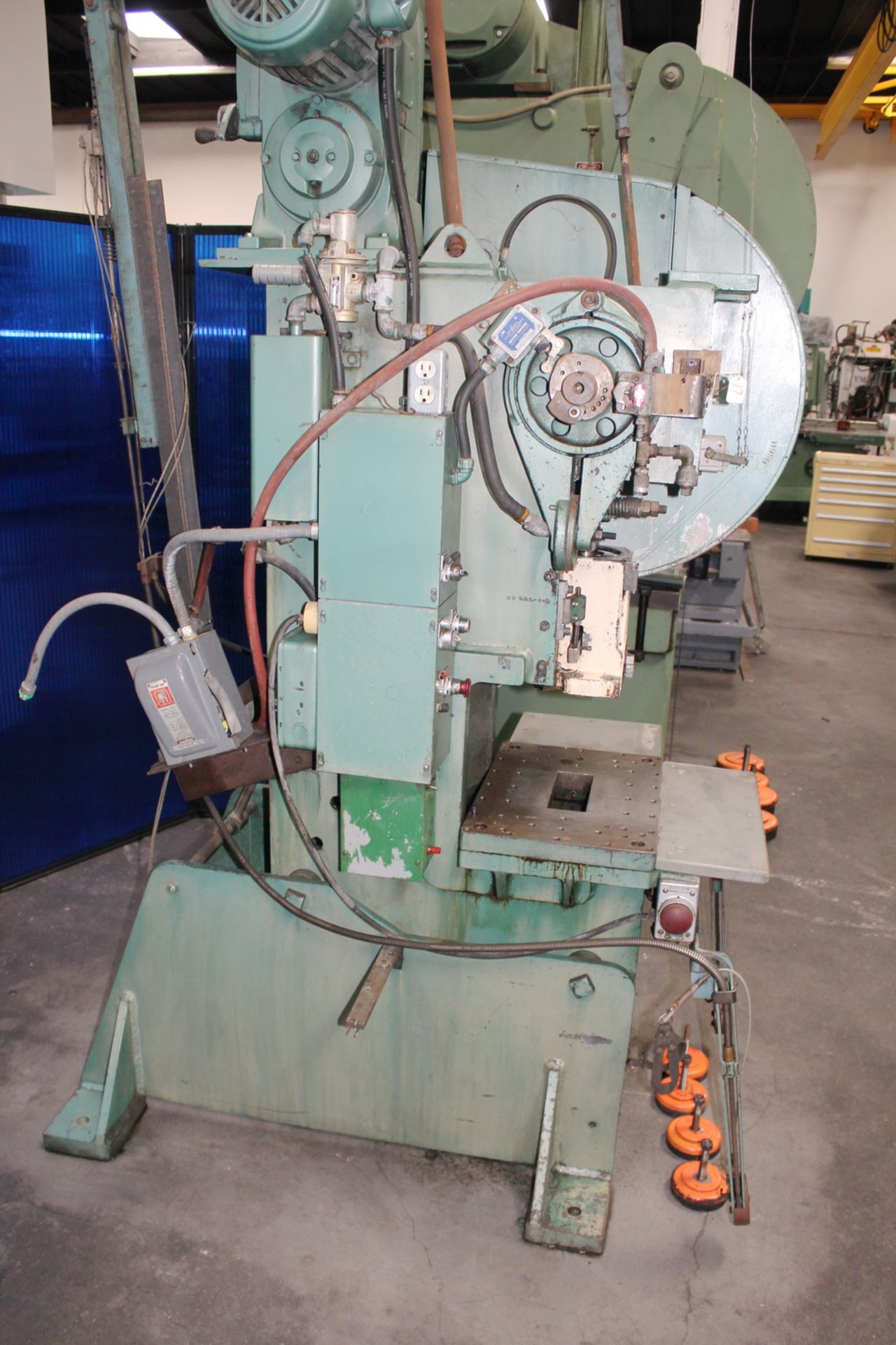 Benchmaster OBI Punch Press 25 Ton x 20'' x 14''. LOADING FEE FOR THIS LOT: $250 - Image 6 of 17